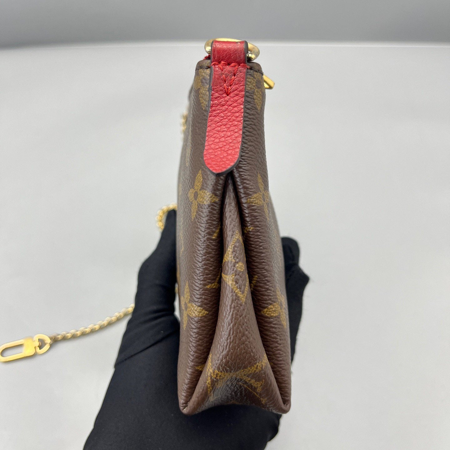 Louis Vuitton - Mini Pochette Accessoires - Monogram coated canvas with leather trim - Brown - (mini)
