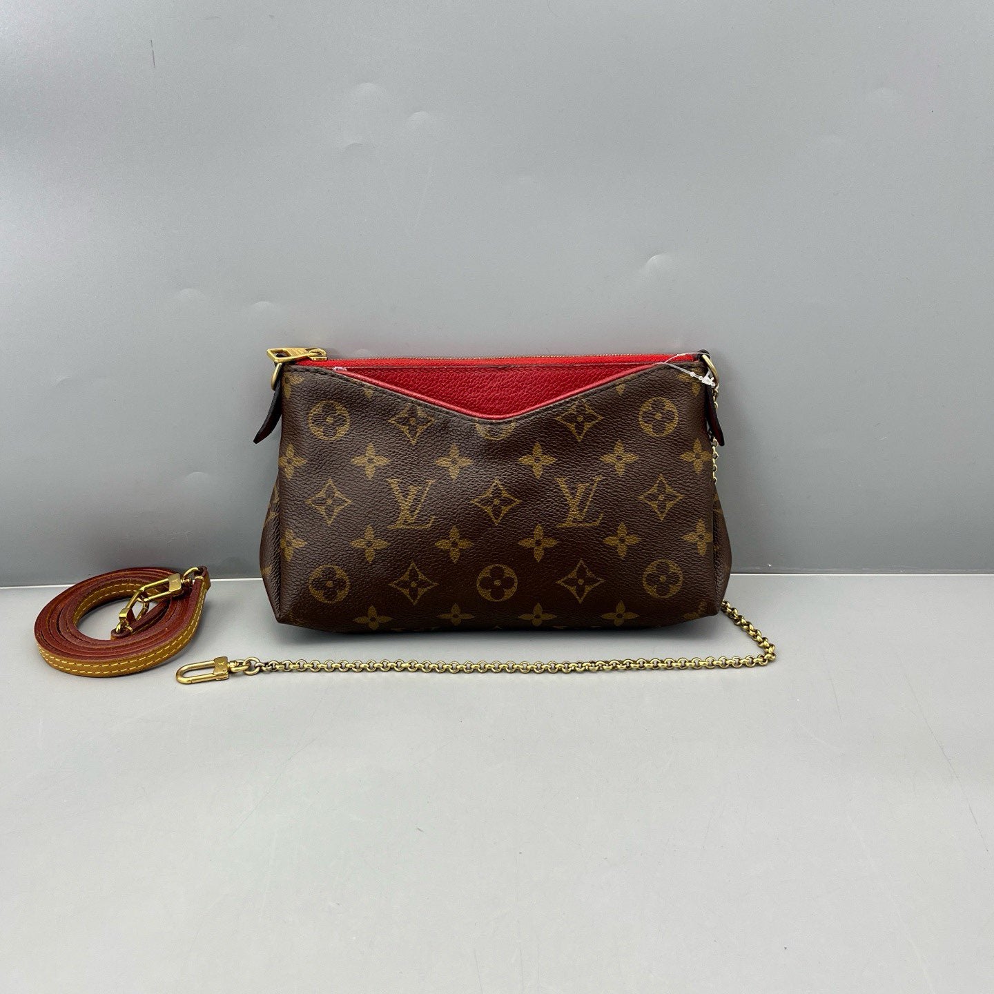 Louis Vuitton - Mini Pochette Accessoires - Monogram coated canvas with leather trim - Brown - (mini)