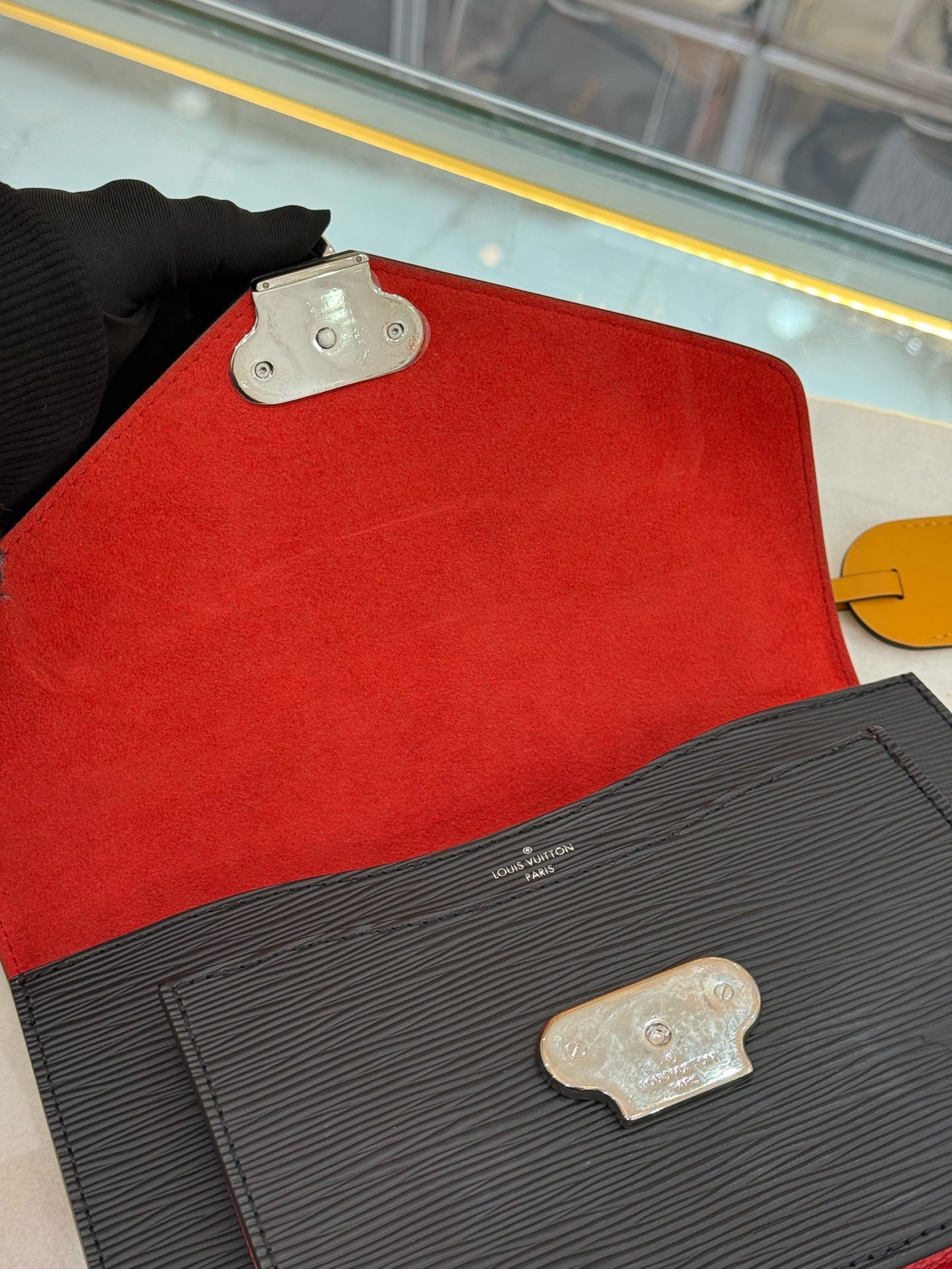 Louis Vuitton - Monceau - Leather - Black - (small)