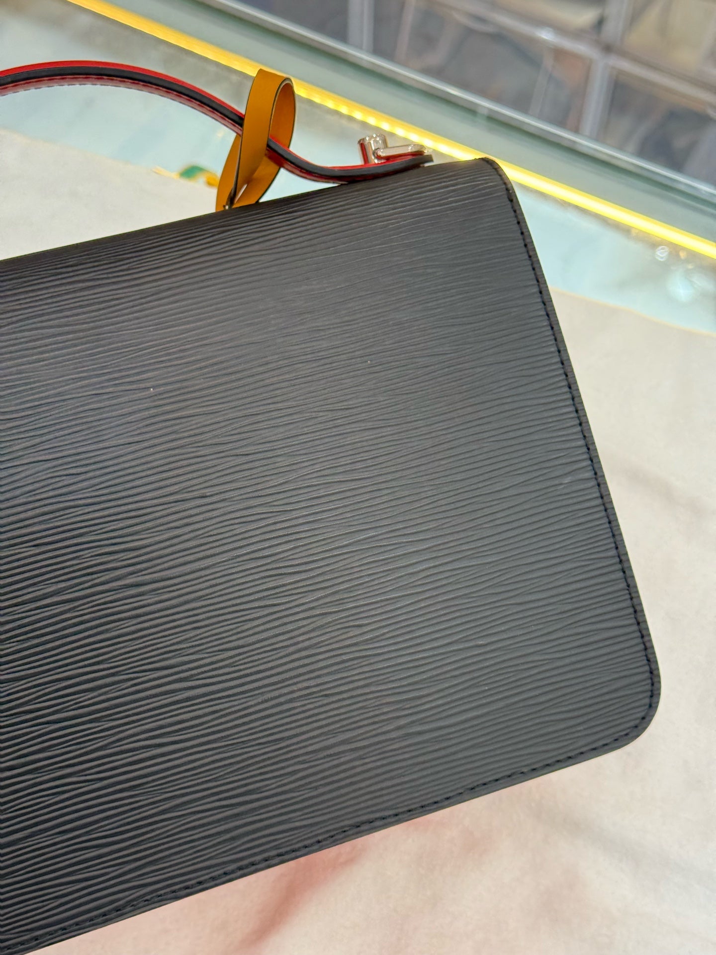 Louis Vuitton - Monceau - Leather - Black - (small)