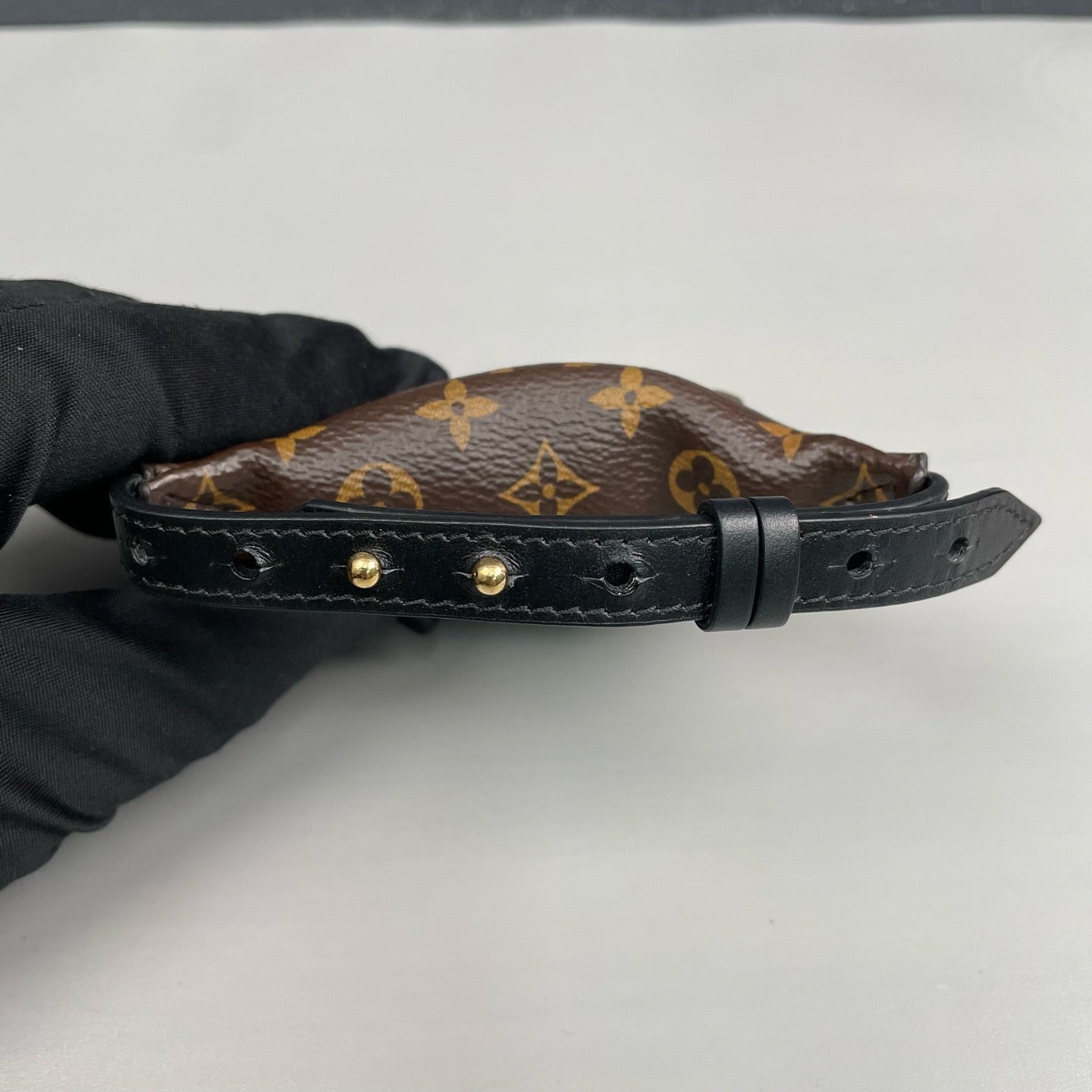 Louis Vuitton - Monogram Bumbag Wristlet - Monogram coated canvas with leather trim - Brown - (mini)