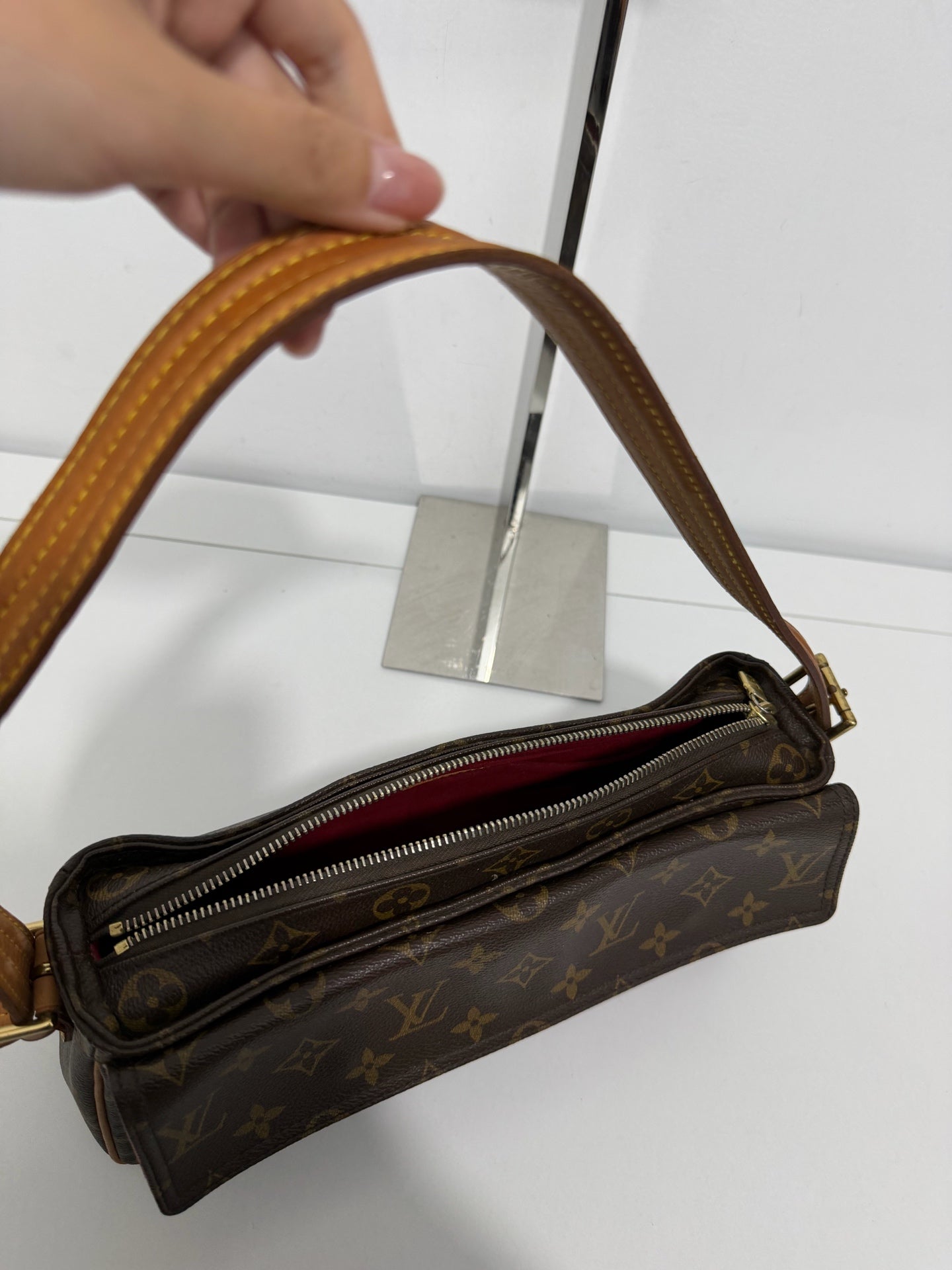 Louis Vuitton - Monogram Camel bag - Leather - Brown - (small)