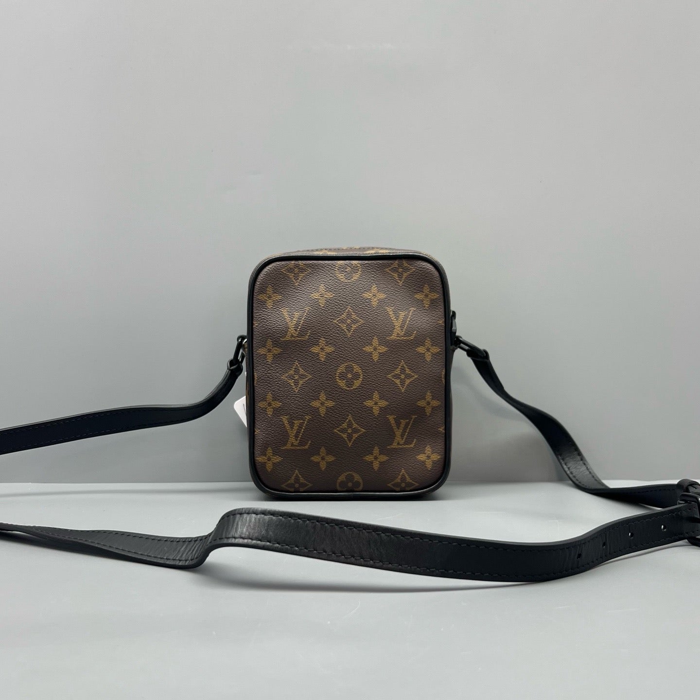 Louis Vuitton - Monogram Camera Bag - Leather - Brown - (small)