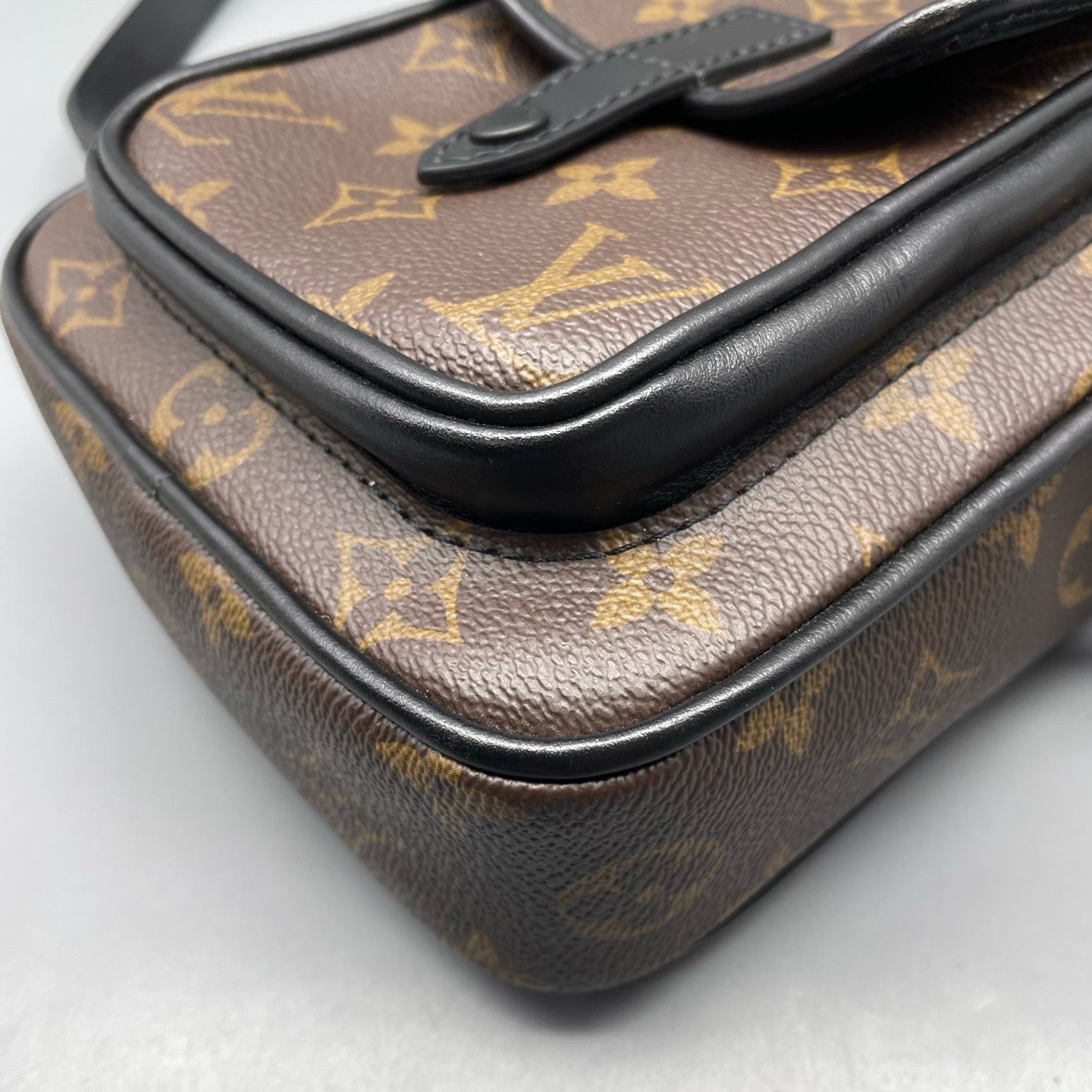 Louis Vuitton - Monogram Camera Bag - Leather - Brown - (small)