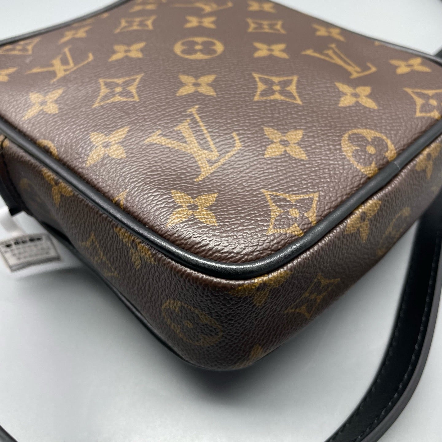 Louis Vuitton - Monogram Camera Bag - Leather - Brown - (small)