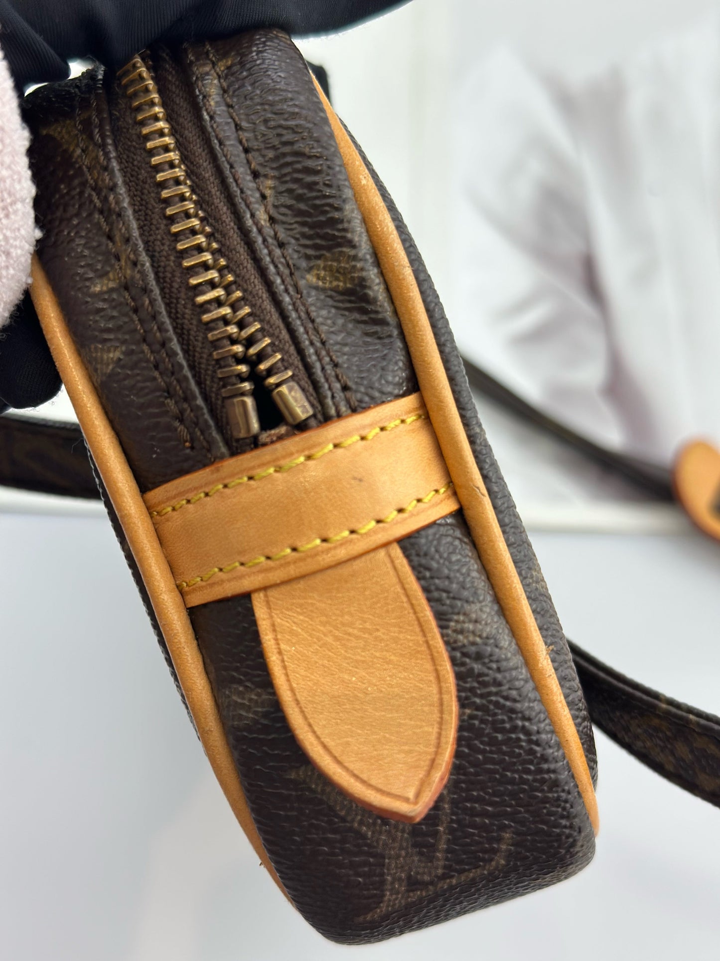 Louis Vuitton - Monogram Camera Bag - Monogram canvas with Vachetta leather trim - Brown - (mini)