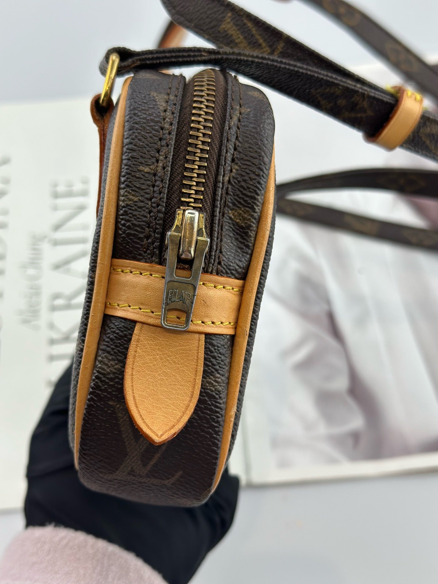 Louis Vuitton - Monogram Camera Bag - Monogram canvas with Vachetta leather trim - Brown - (mini)