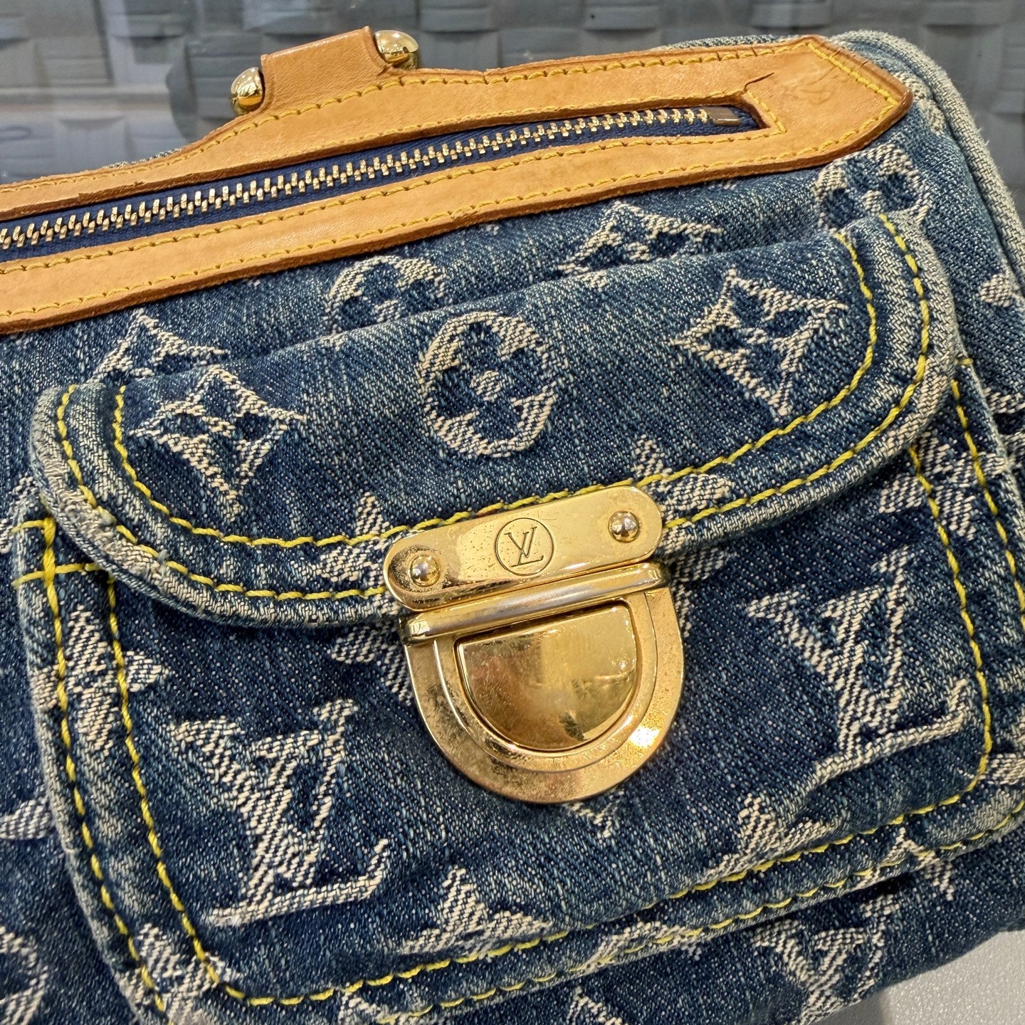 Louis Vuitton - Monogram Denim Speedy Manhattan - Denim, Vachetta Leather - Blue - (medium)
