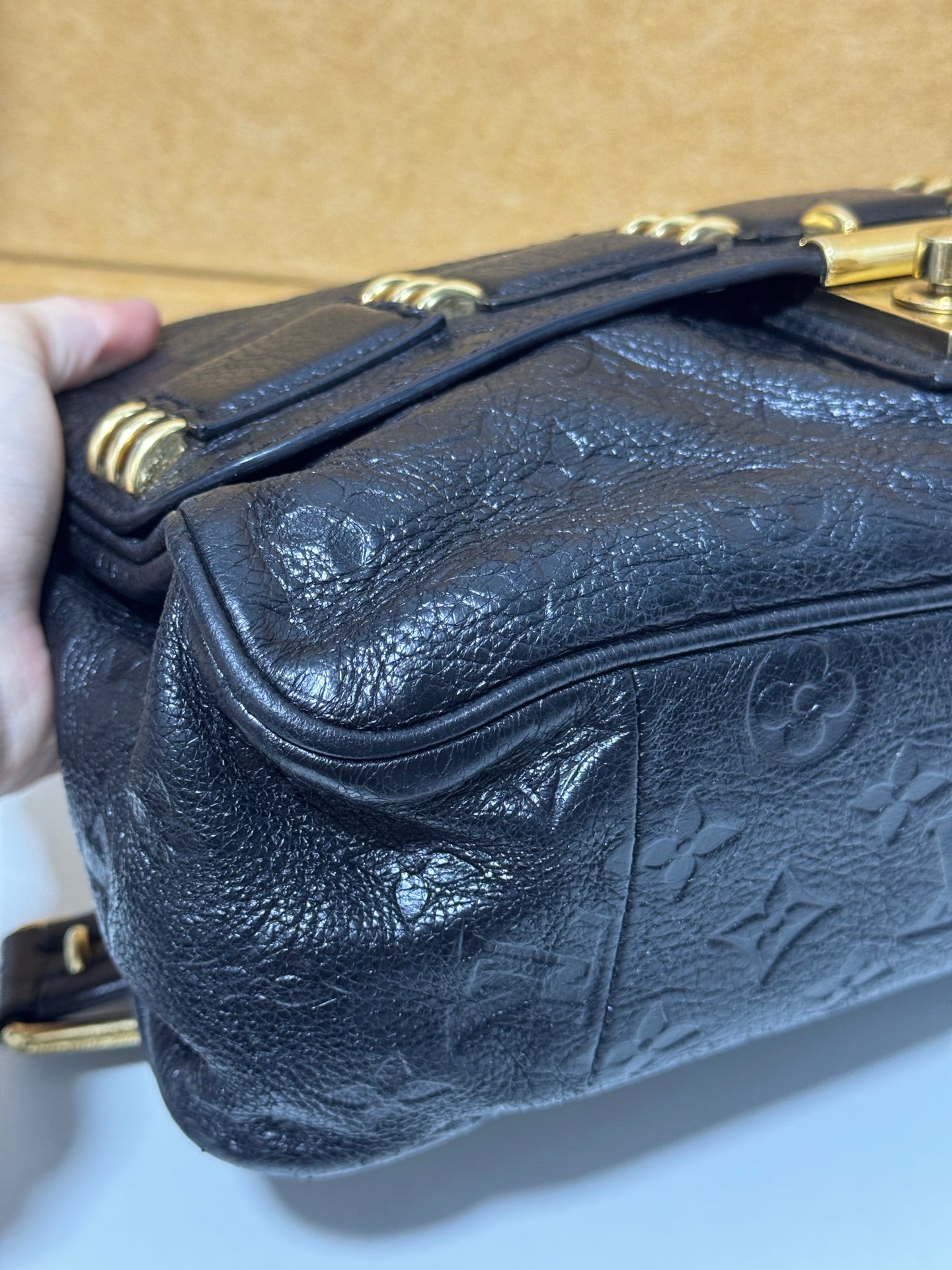 Louis Vuitton - Monogram Embossed Lock Bag - Leather - Black - (Other)