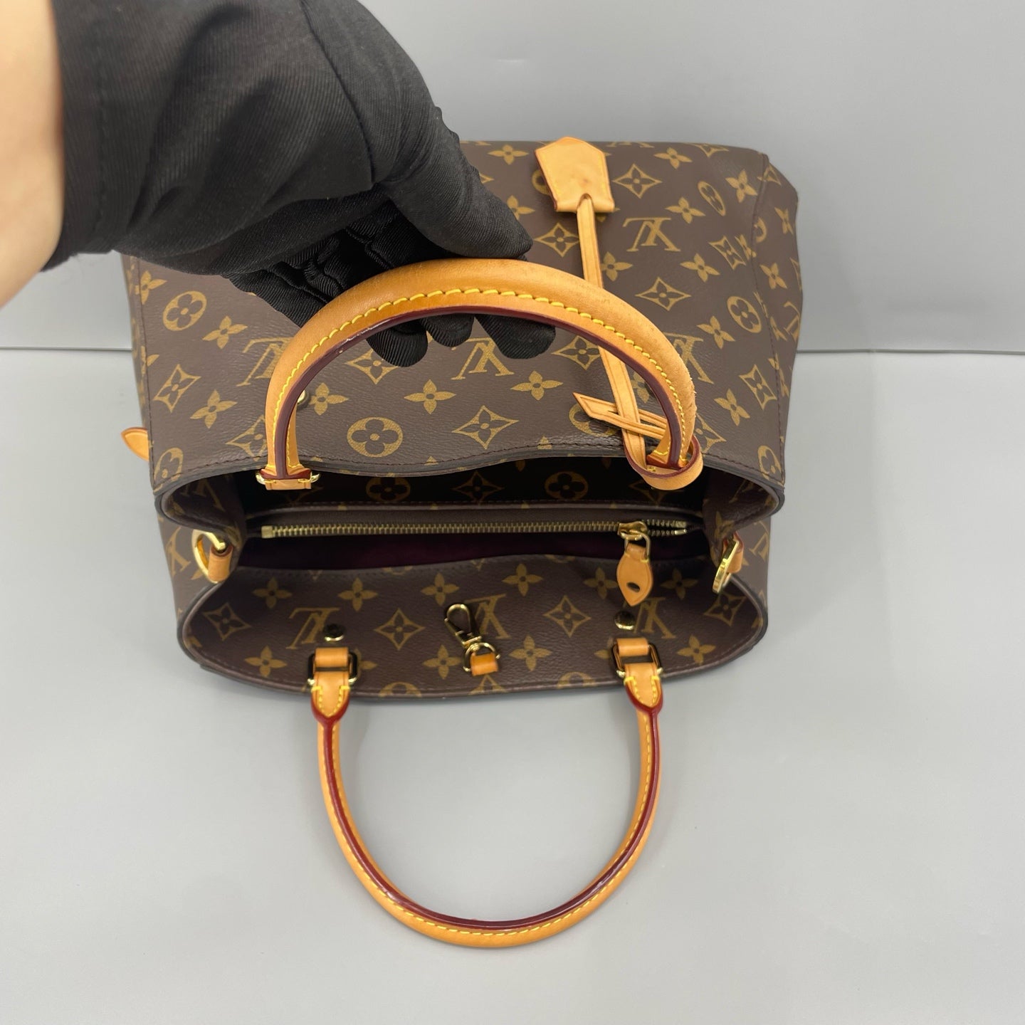 Louis Vuitton - Monogram - Leather - Brown - (medium)