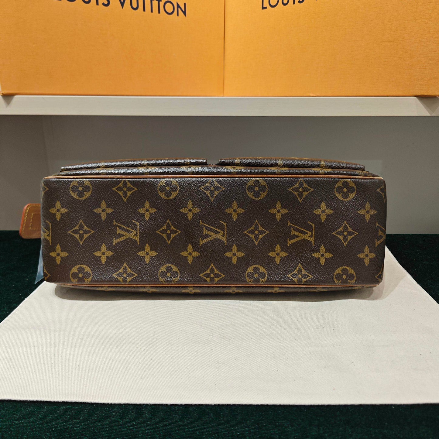 Louis Vuitton - Monogram Twin Flap Pocket Shoulder Bag - Coated canvas and Vachetta leather - Brown - (medium)