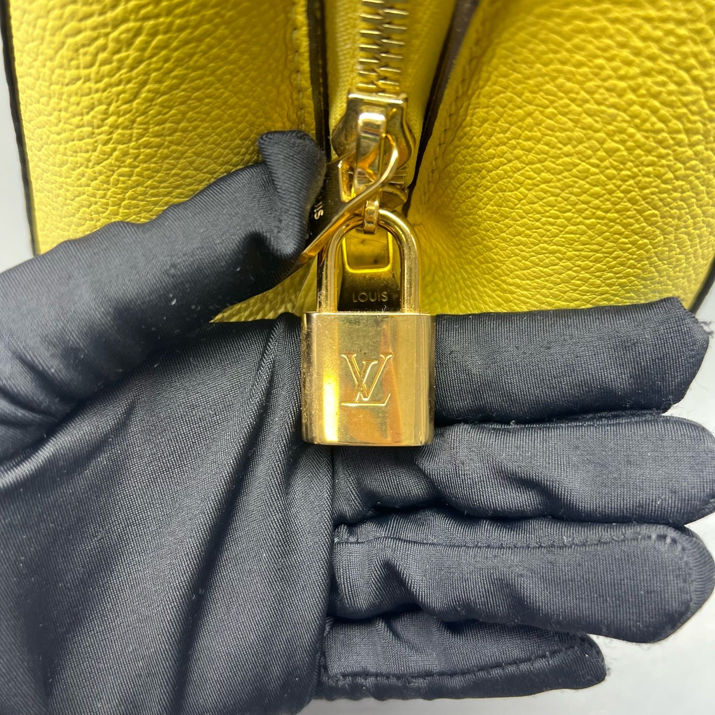 Louis Vuitton - Montaigne BB - Leather - Yellow - (mini)