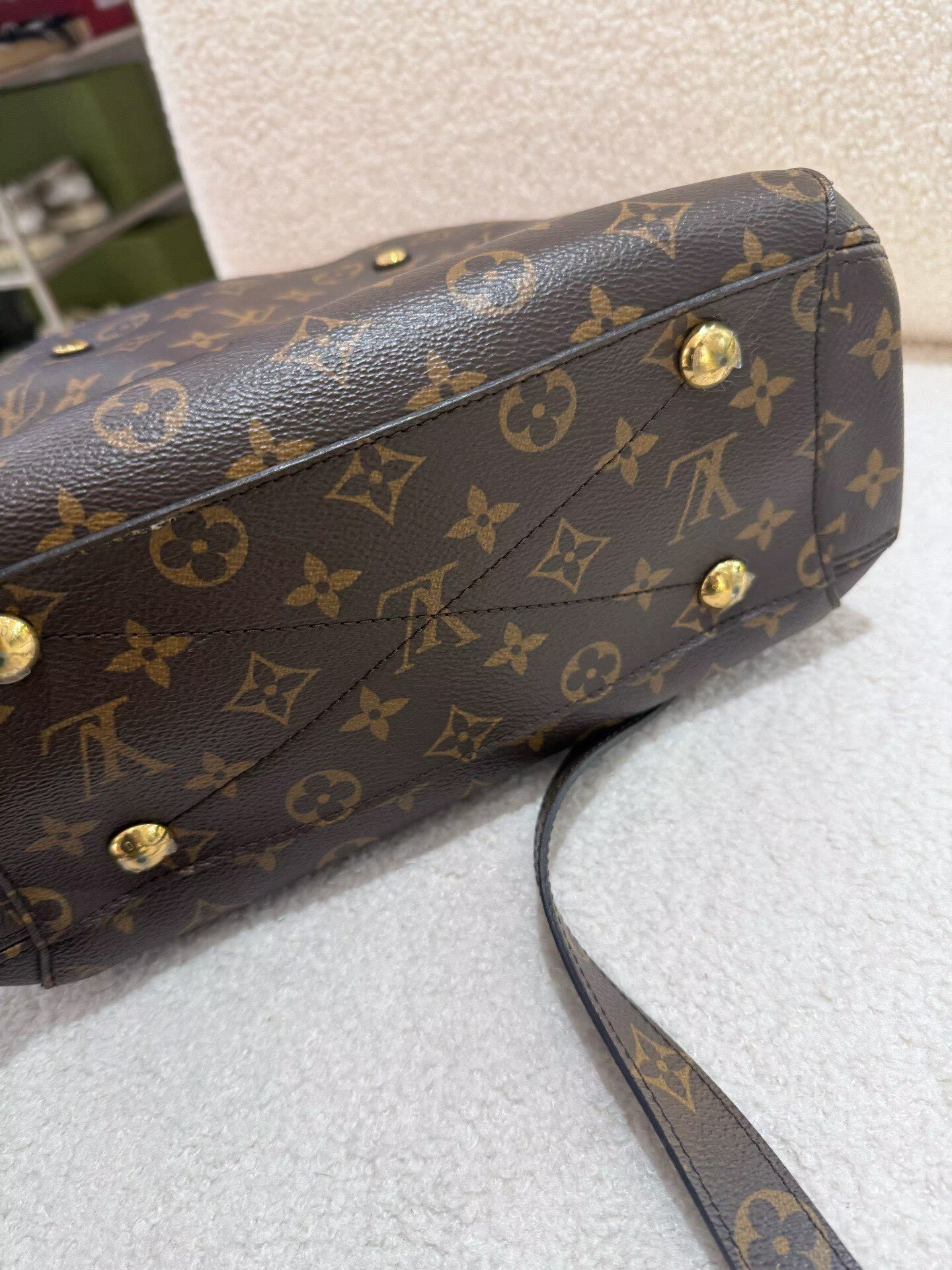 Louis Vuitton - Montaigne BB - Monogram coated canvas and Vachetta leather - Brown - (Mini)