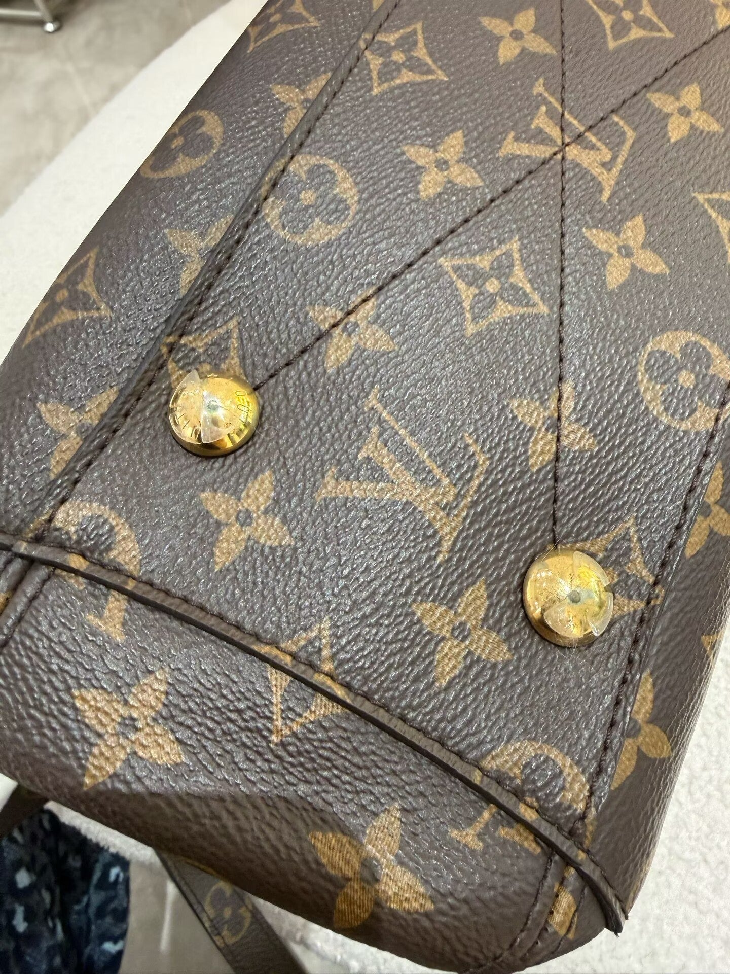 Louis Vuitton - Montaigne BB - Monogram coated canvas and Vachetta leather - Brown - (Mini)