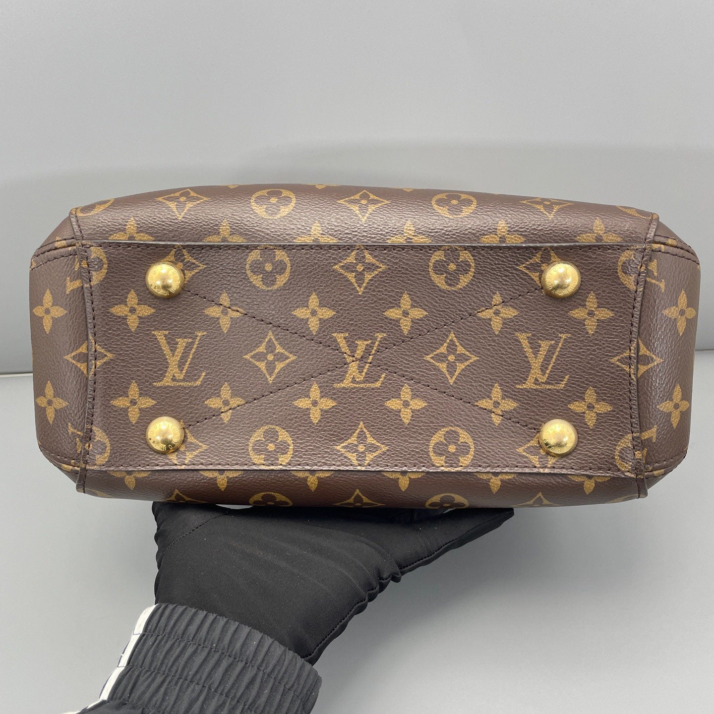 Louis Vuitton - Montaigne BB - Monogram coated canvas and Vachetta leather - Brown with Natural Tan and Gold-Tone Hardware - (Mini)