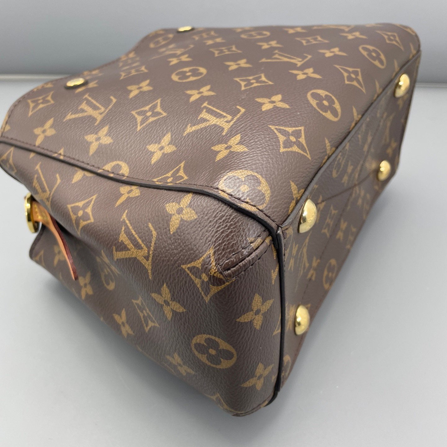Louis Vuitton - Montaigne BB - Monogram coated canvas and Vachetta leather - Brown with Natural Tan and Gold-Tone Hardware - (Mini)