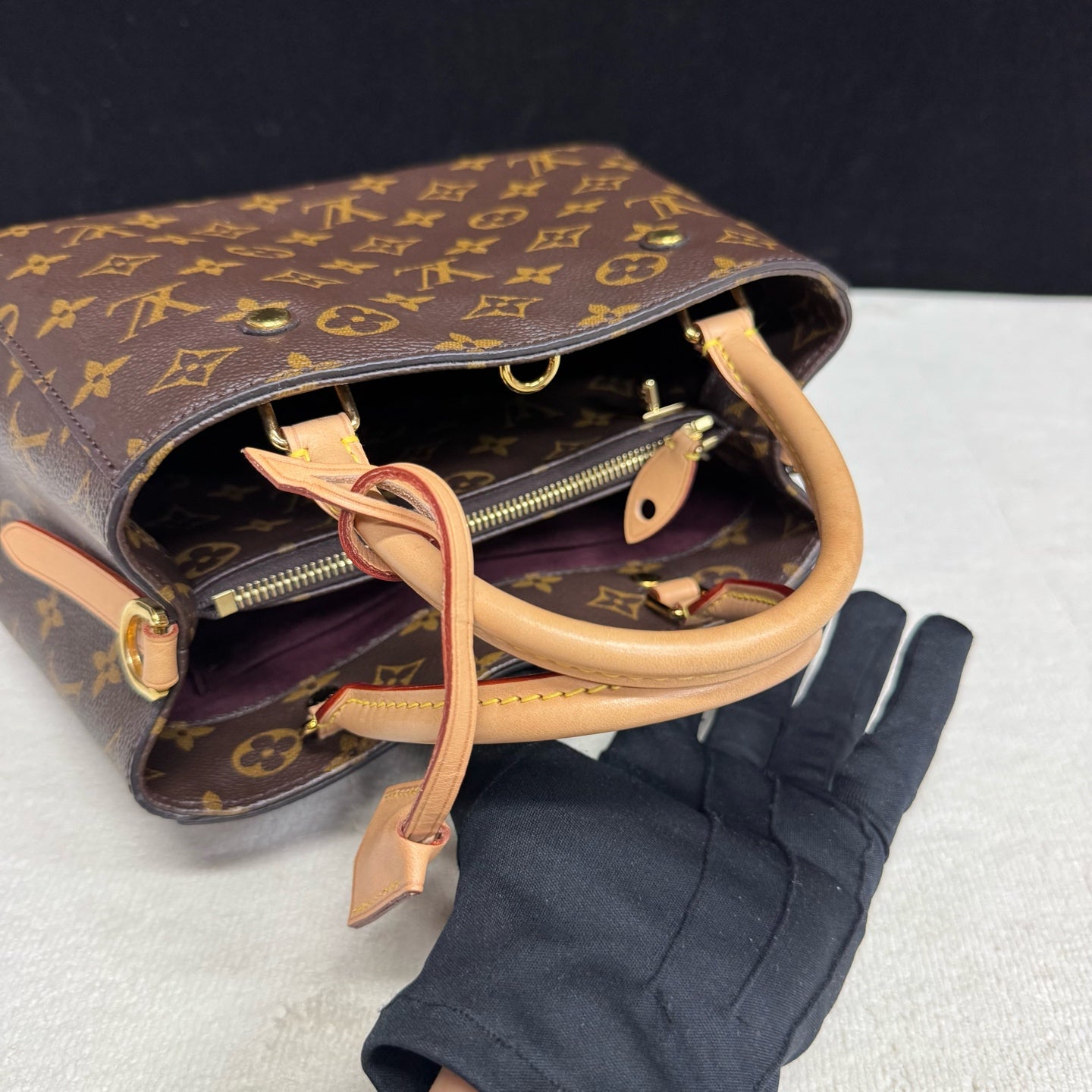 Louis Vuitton - Montaigne BB - Monogram coated canvas with natural cowhide leather trim - Brown - (medium)