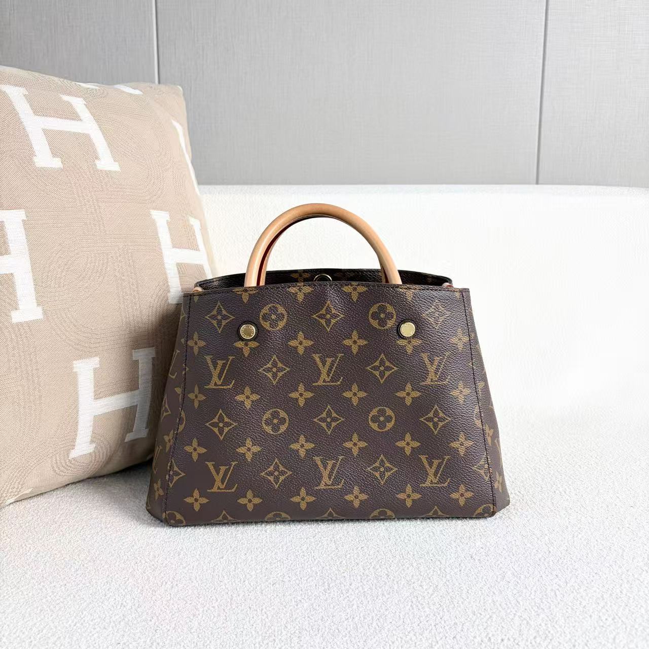 Louis Vuitton - Montaigne BB - Monogram coated canvas with Vachetta leather trim - Brown - (Mini)