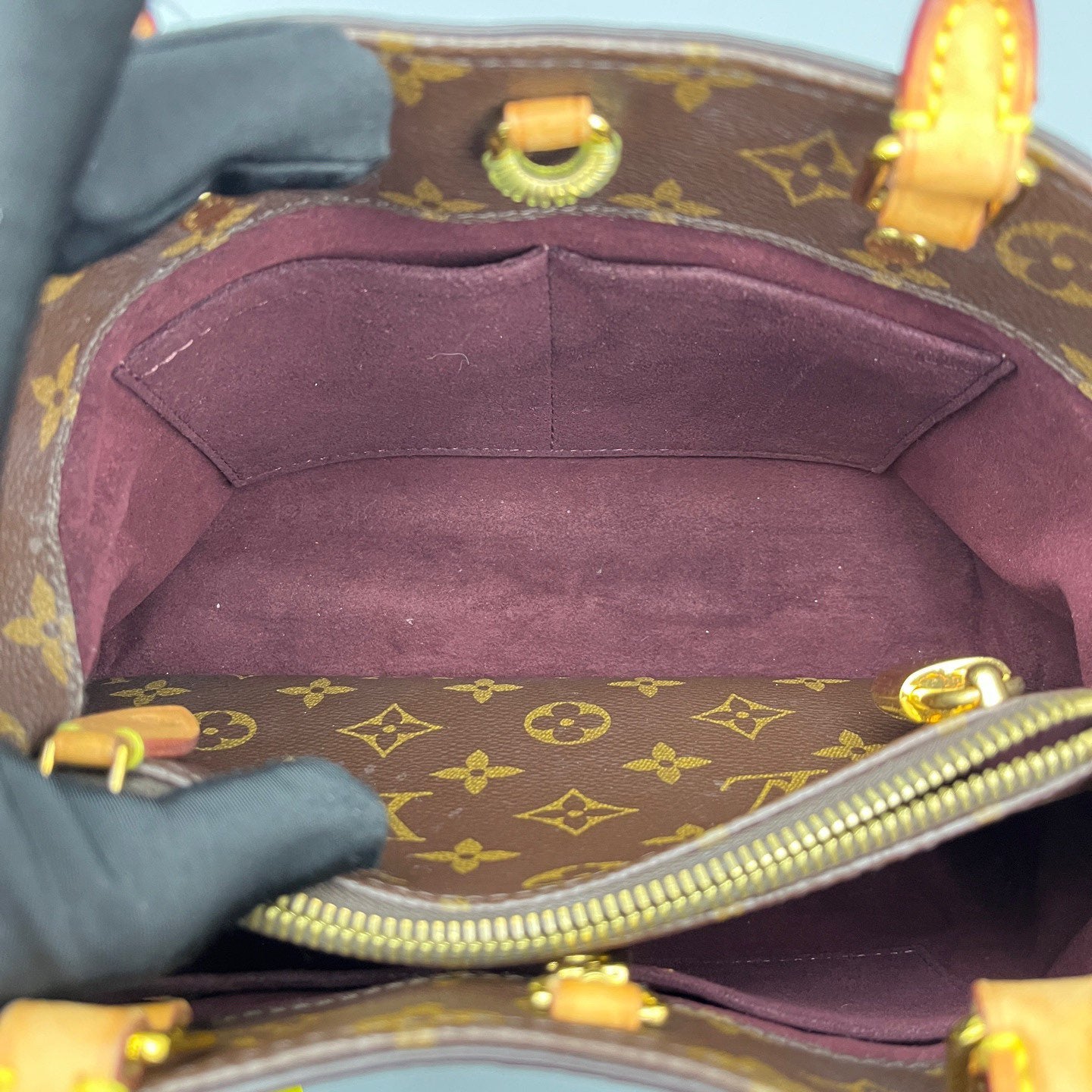 Louis Vuitton - Montaigne BB - Monogram coated canvas with Vachetta leather trim - Brown - (Mini)