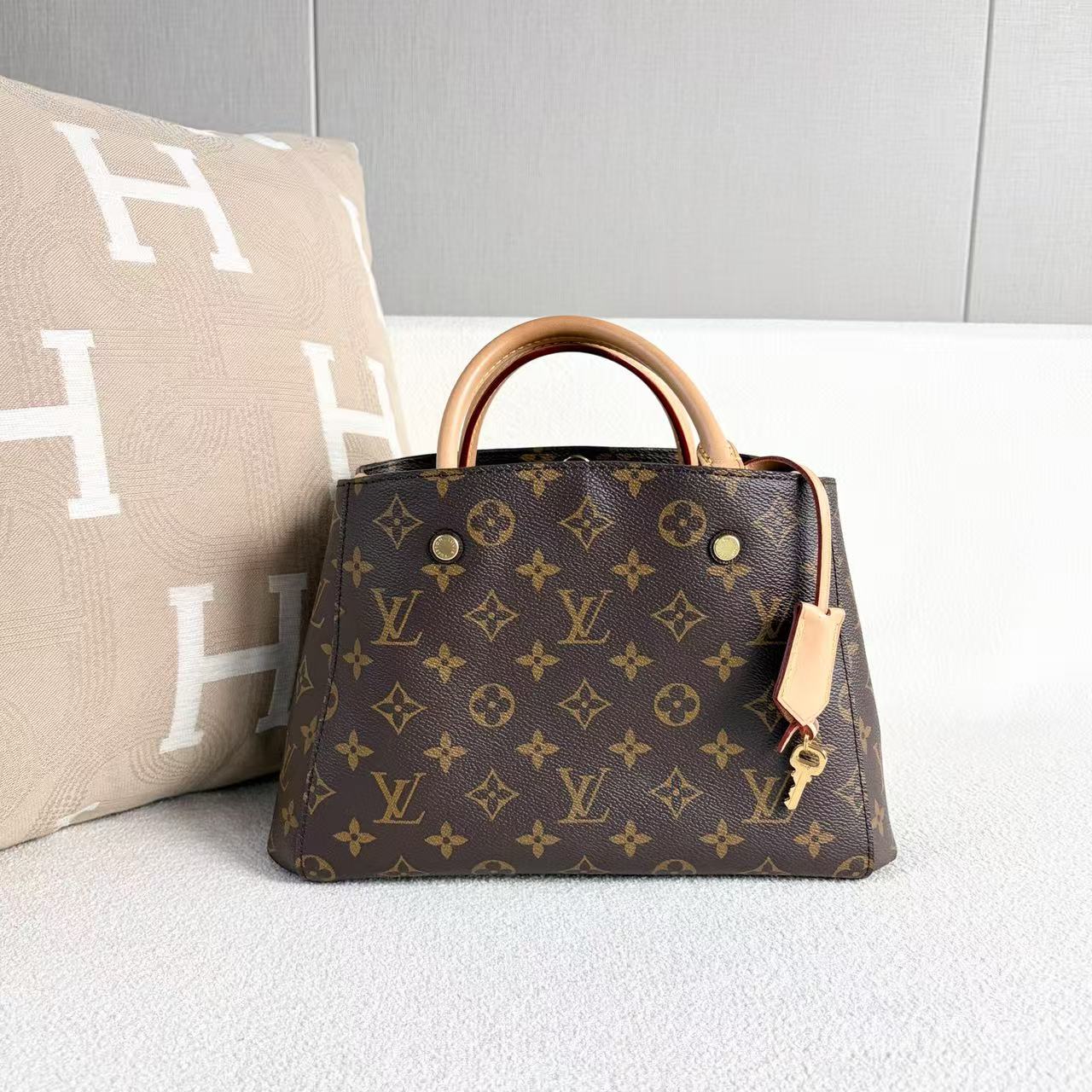 Louis Vuitton - Montaigne BB - Monogram coated canvas with Vachetta leather trim - Brown - (Mini)