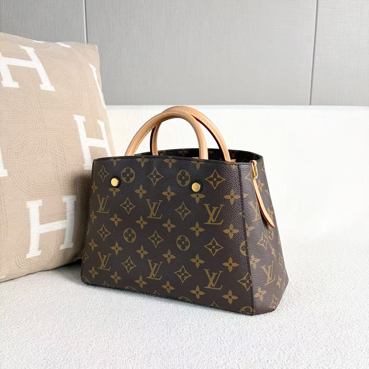 Louis Vuitton - Montaigne BB - Monogram coated canvas with Vachetta leather trim - Brown - (Mini)