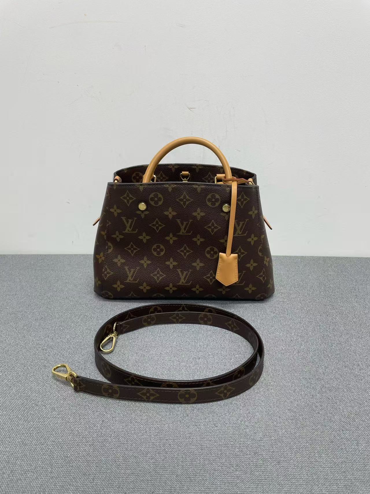 Louis Vuitton - Montaigne BB - Monogram coated canvas with Vachetta leather trim - Monogram Brown - (Mini)