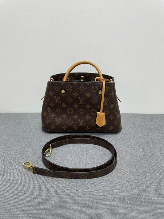 Louis Vuitton - Montaigne BB - Monogram coated canvas with Vachetta leather trim - Monogram Brown - (Mini)