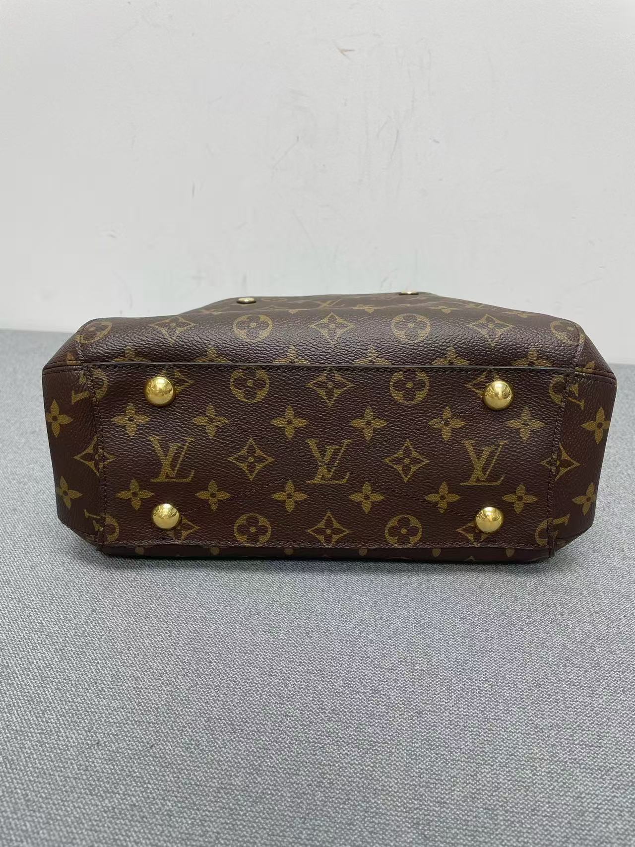Louis Vuitton - Montaigne BB - Monogram coated canvas with Vachetta leather trim - Monogram Brown - (Mini)