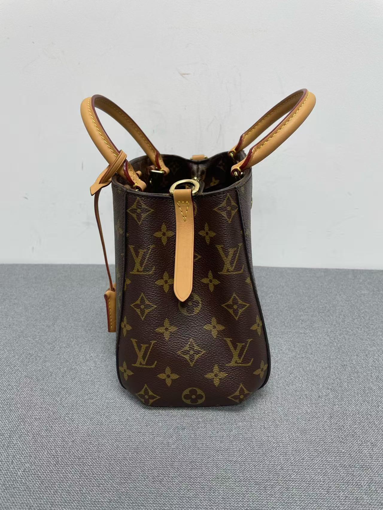 Louis Vuitton - Montaigne BB - Monogram coated canvas with Vachetta leather trim - Monogram Brown - (Mini)