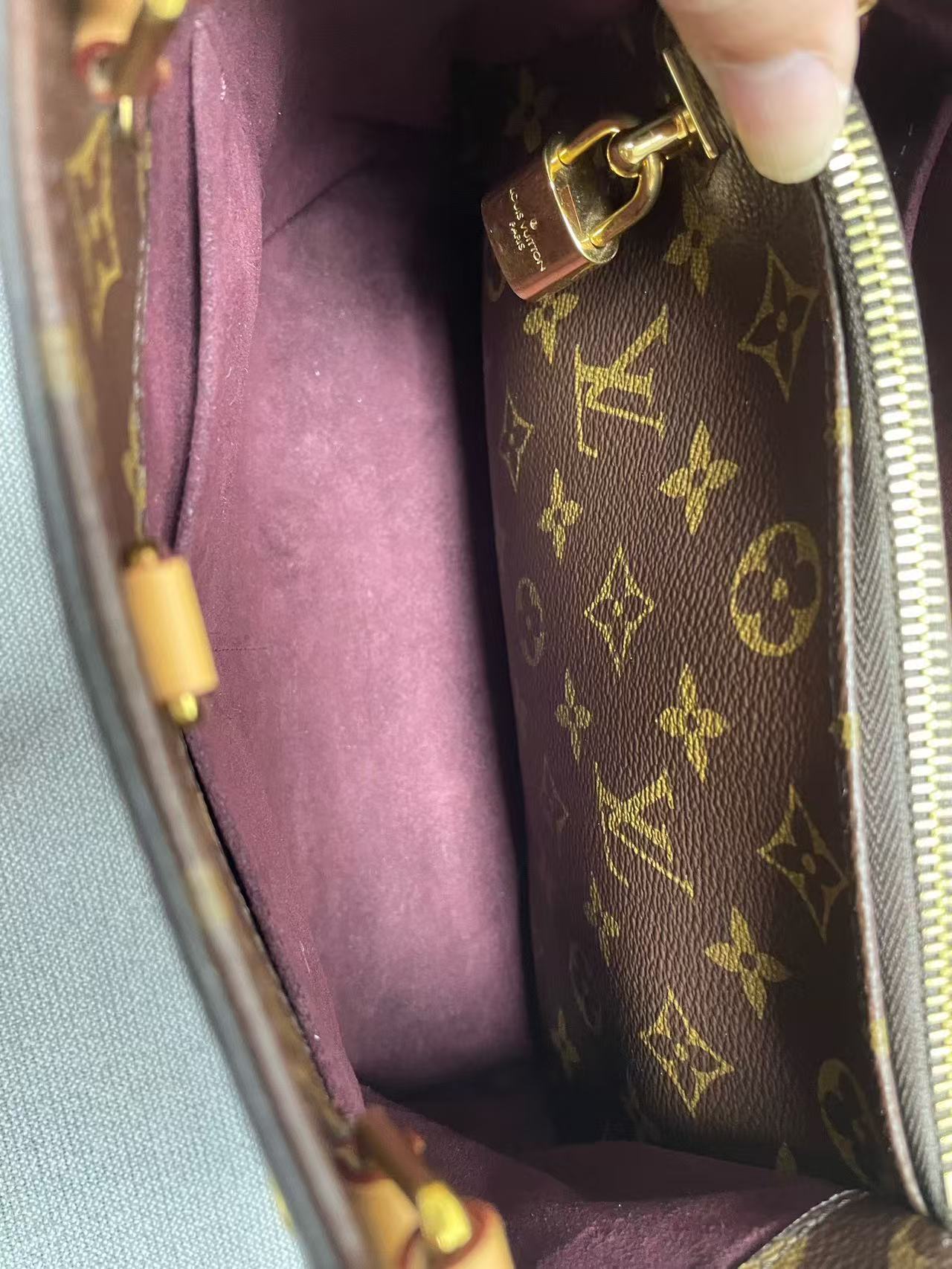 Louis Vuitton - Montaigne BB - Monogram coated canvas with Vachetta leather trim - Monogram Brown - (Mini)