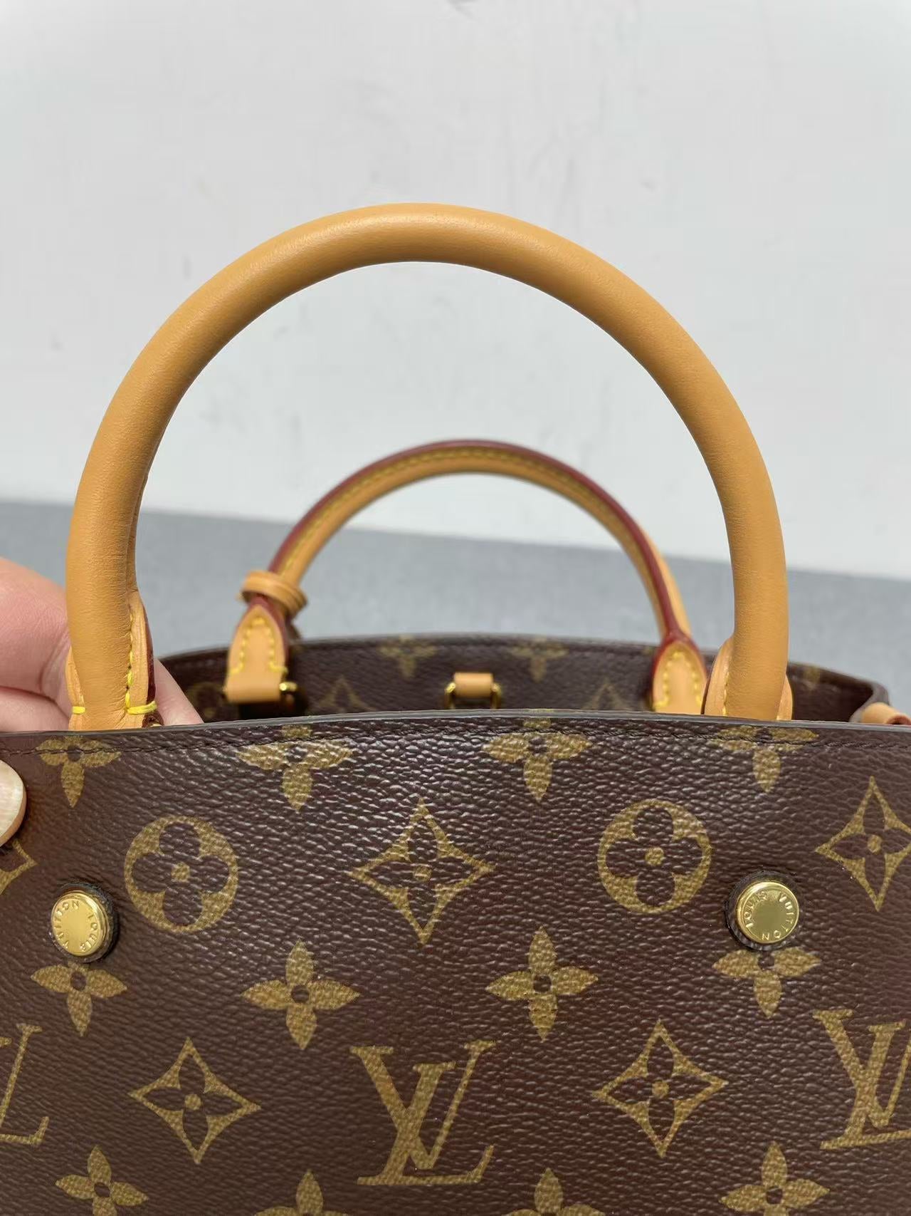 Louis Vuitton - Montaigne BB - Monogram coated canvas with Vachetta leather trim - Monogram Brown - (Mini)