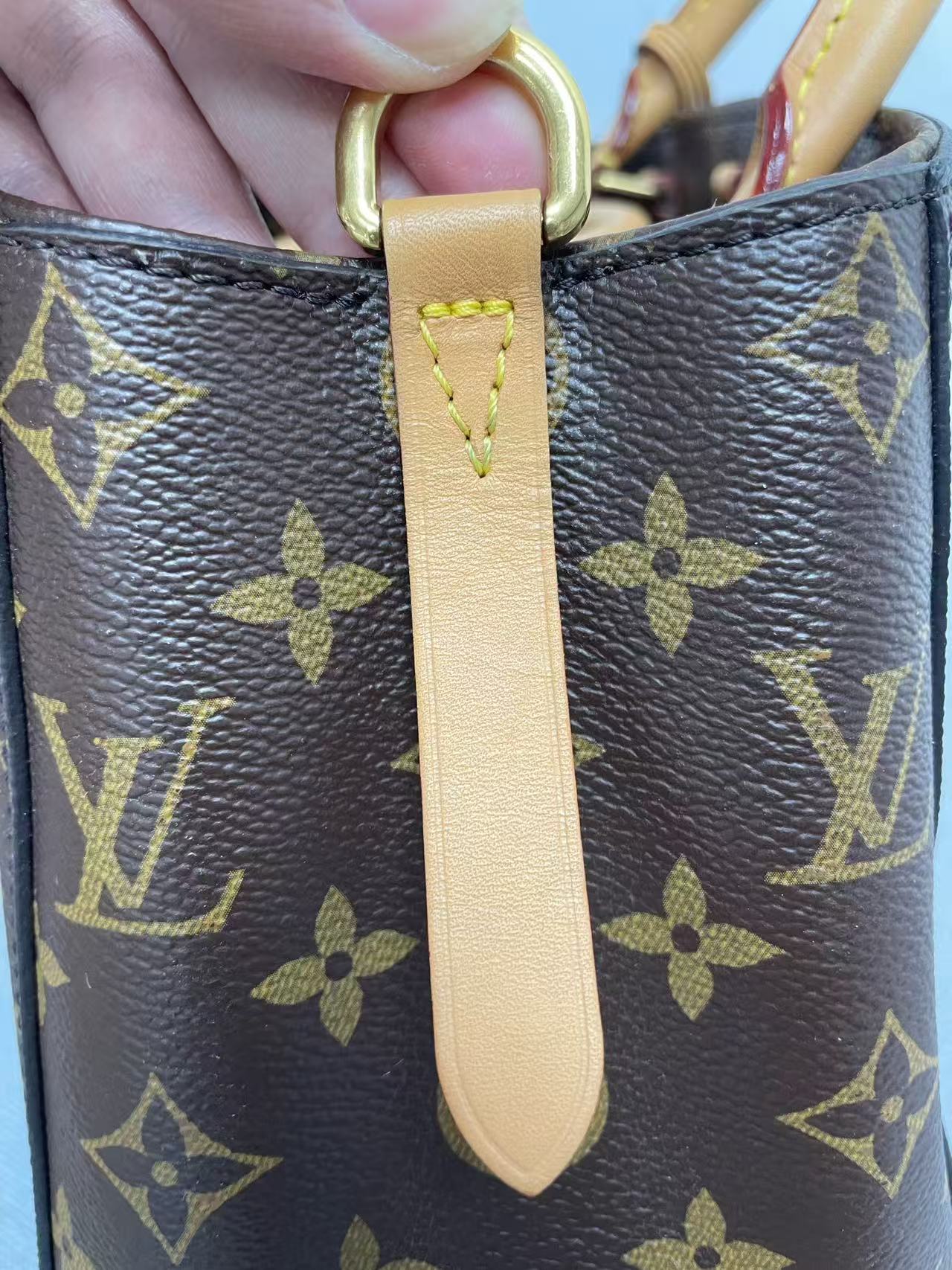 Louis Vuitton - Montaigne BB - Monogram coated canvas with Vachetta leather trim - Monogram Brown - (Mini)