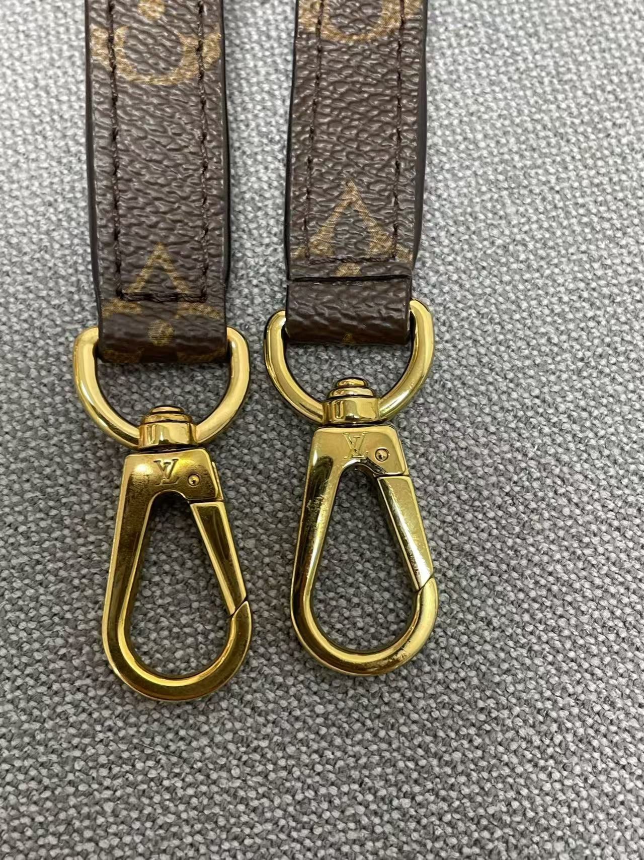 Louis Vuitton - Montaigne BB - Monogram coated canvas with Vachetta leather trim - Monogram Brown - (Mini)