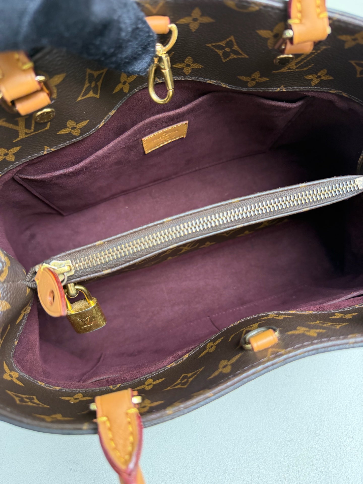 Louis Vuitton - Montaigne - Canvas - Brown - (medium)