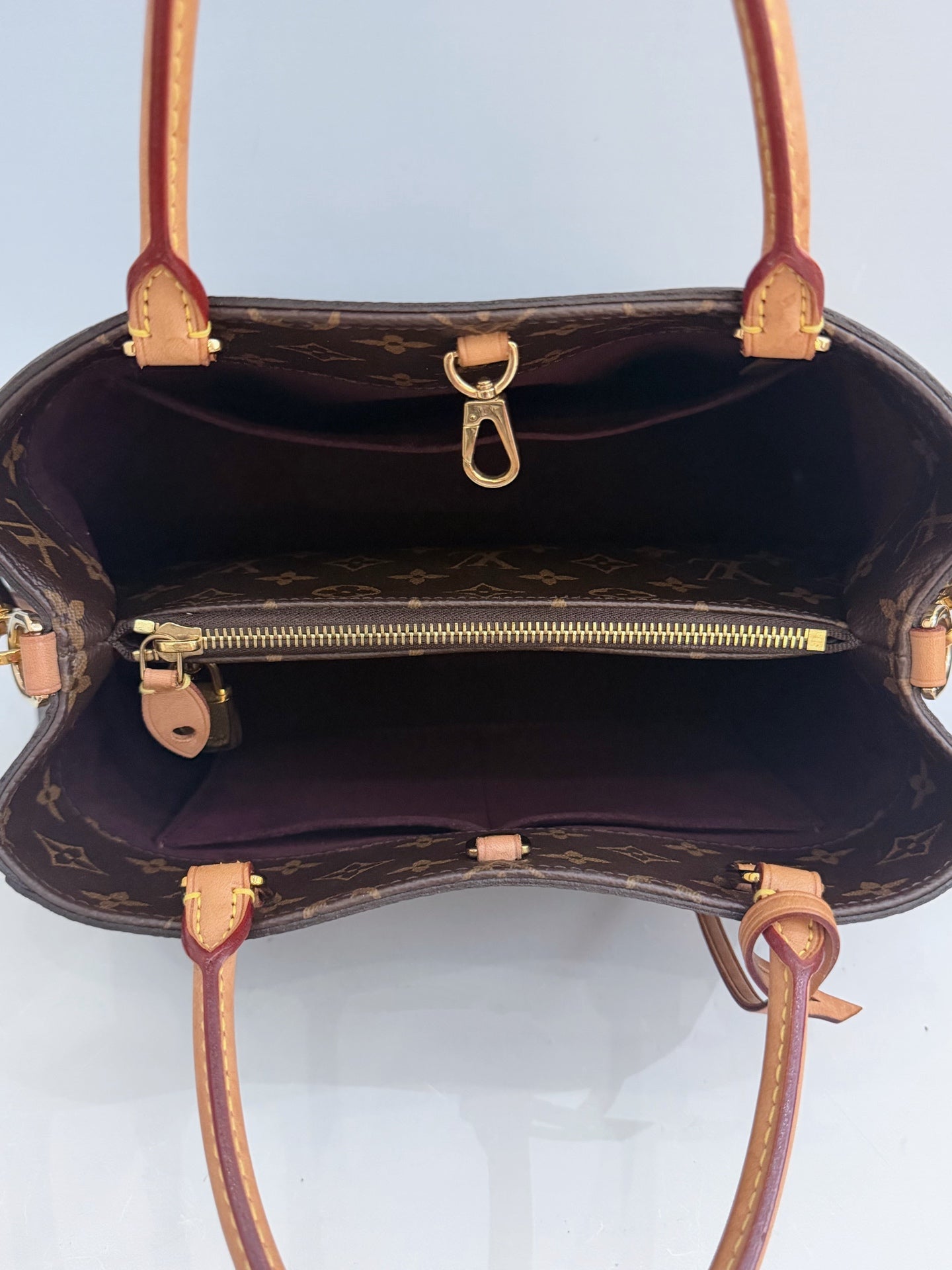 Louis Vuitton - Montaigne - Cloth - Brown - (medium)