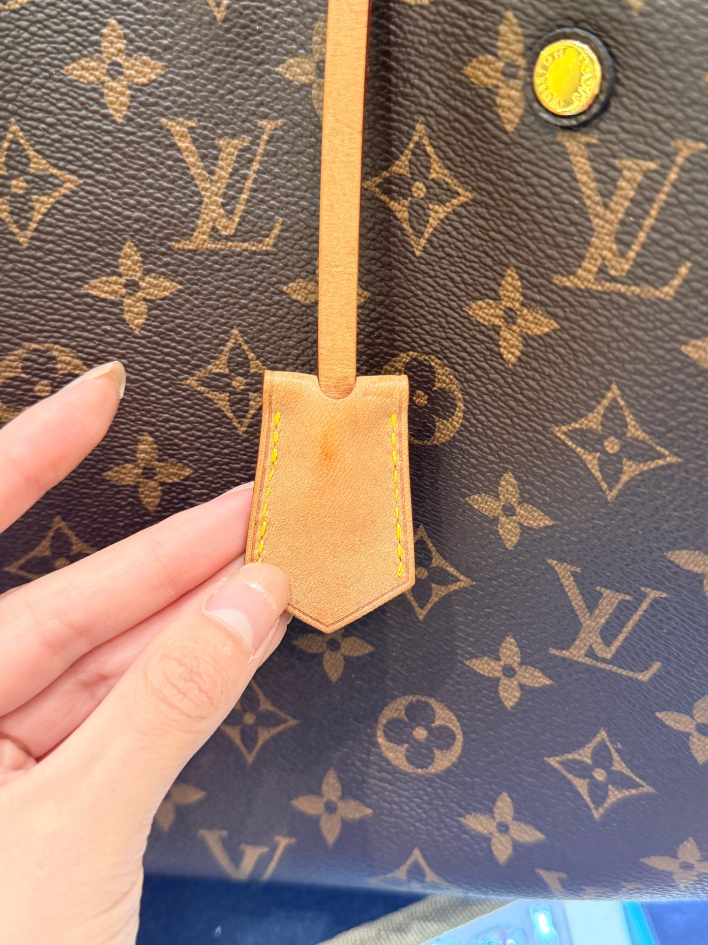 Louis Vuitton - Montaigne - Cloth - Brown - (medium)