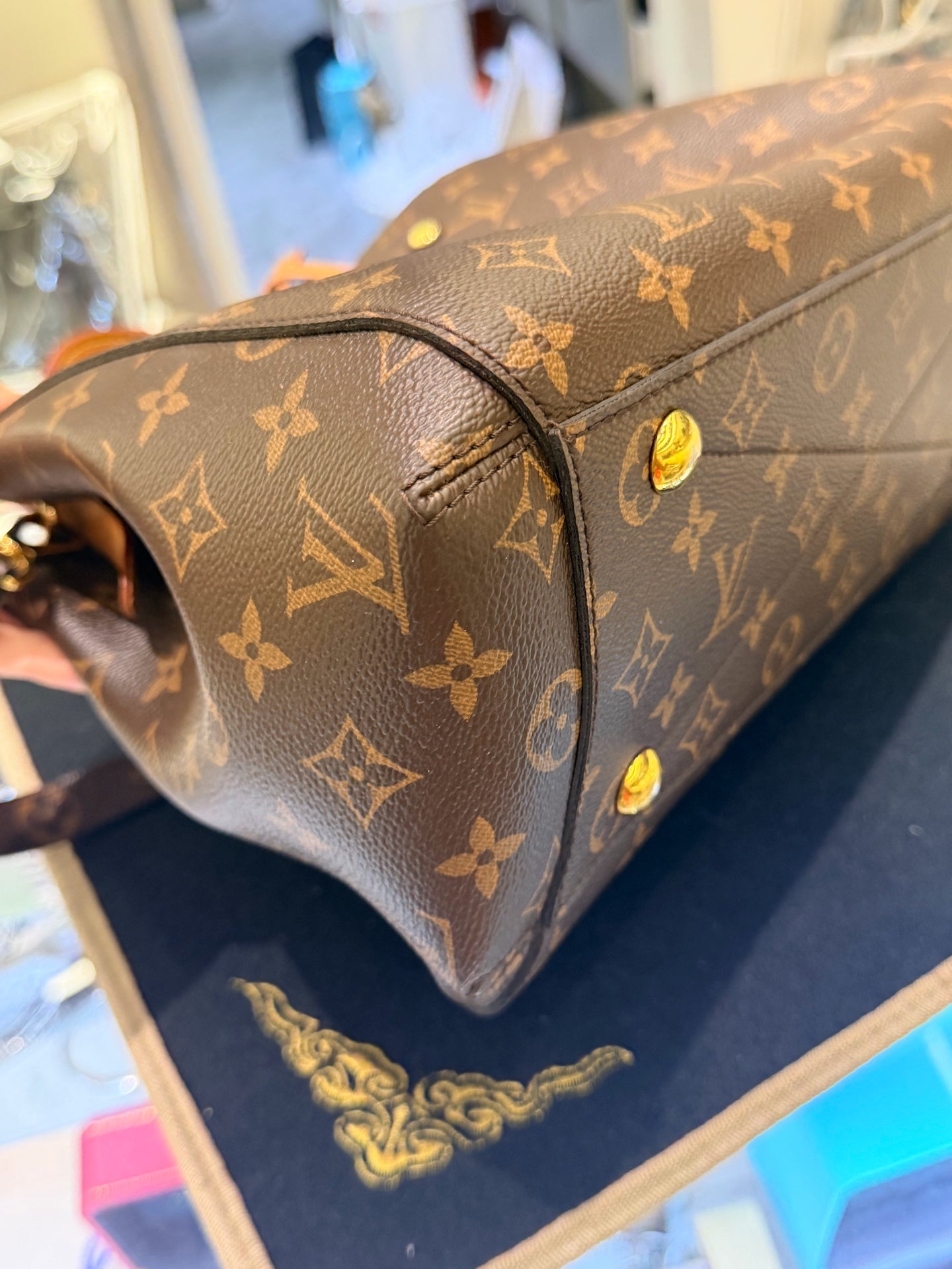 Louis Vuitton - Montaigne - Cloth - Brown - (medium)