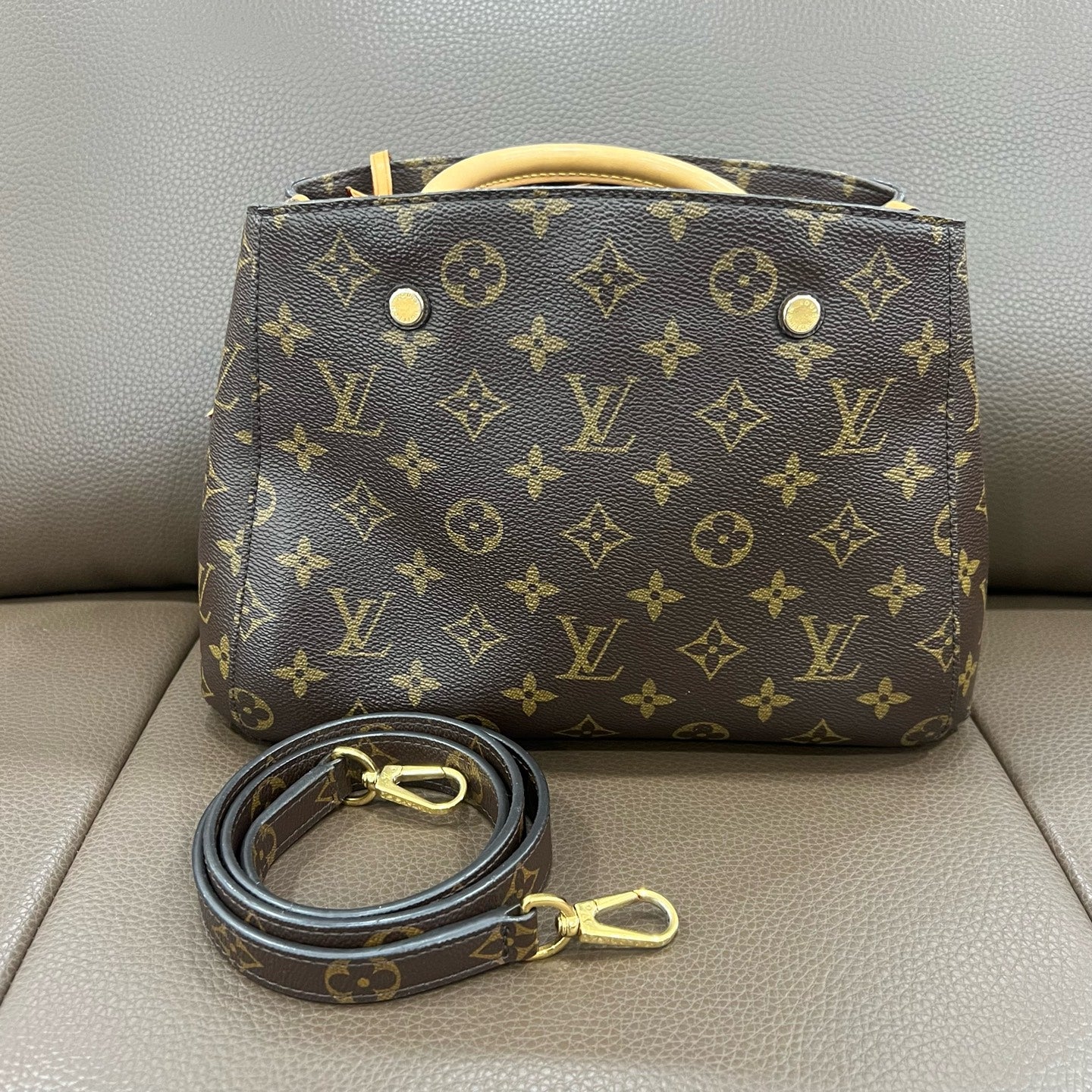 Louis Vuitton - Montaigne - Cloth - Brown - (small)