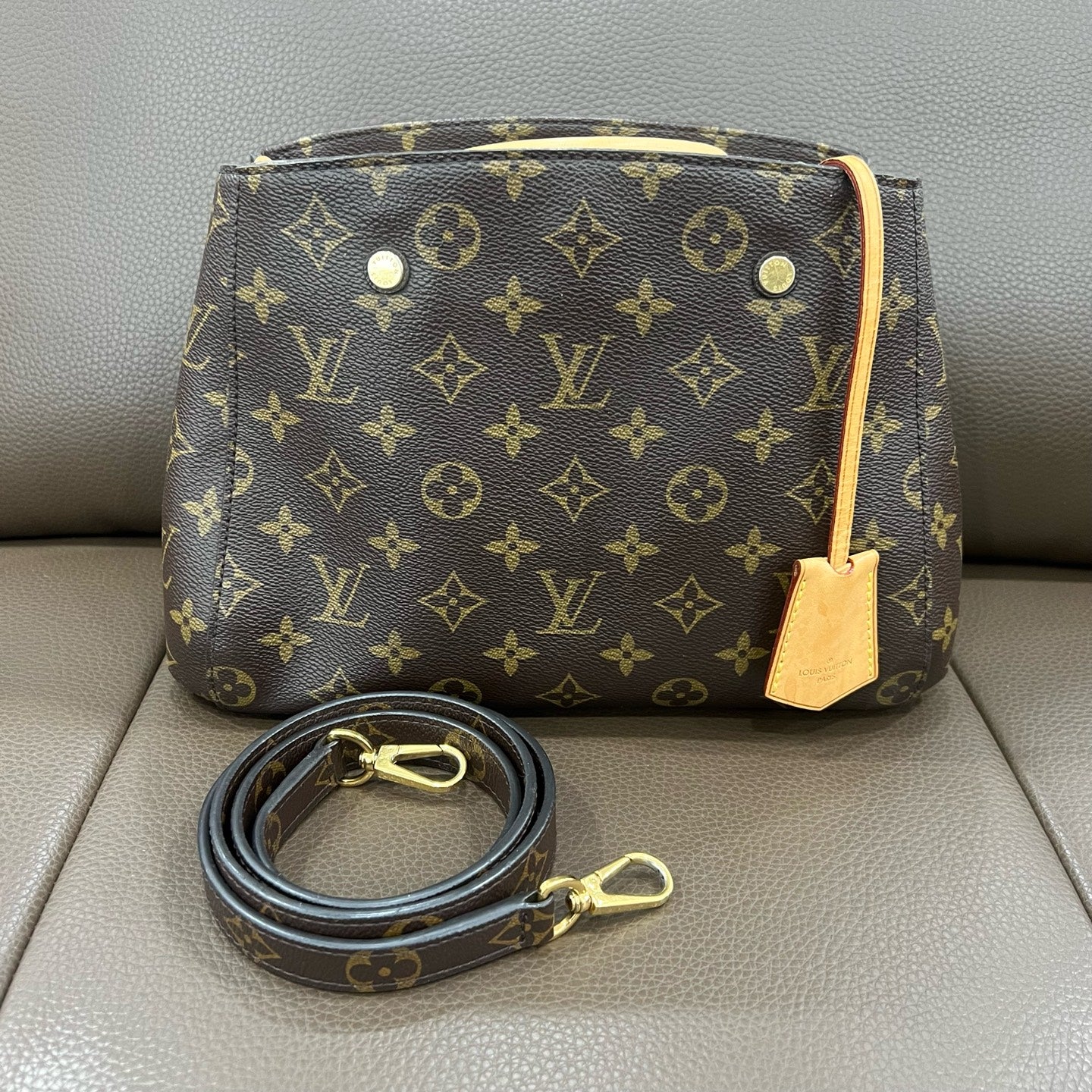 Louis Vuitton - Montaigne - Cloth - Brown - (small)