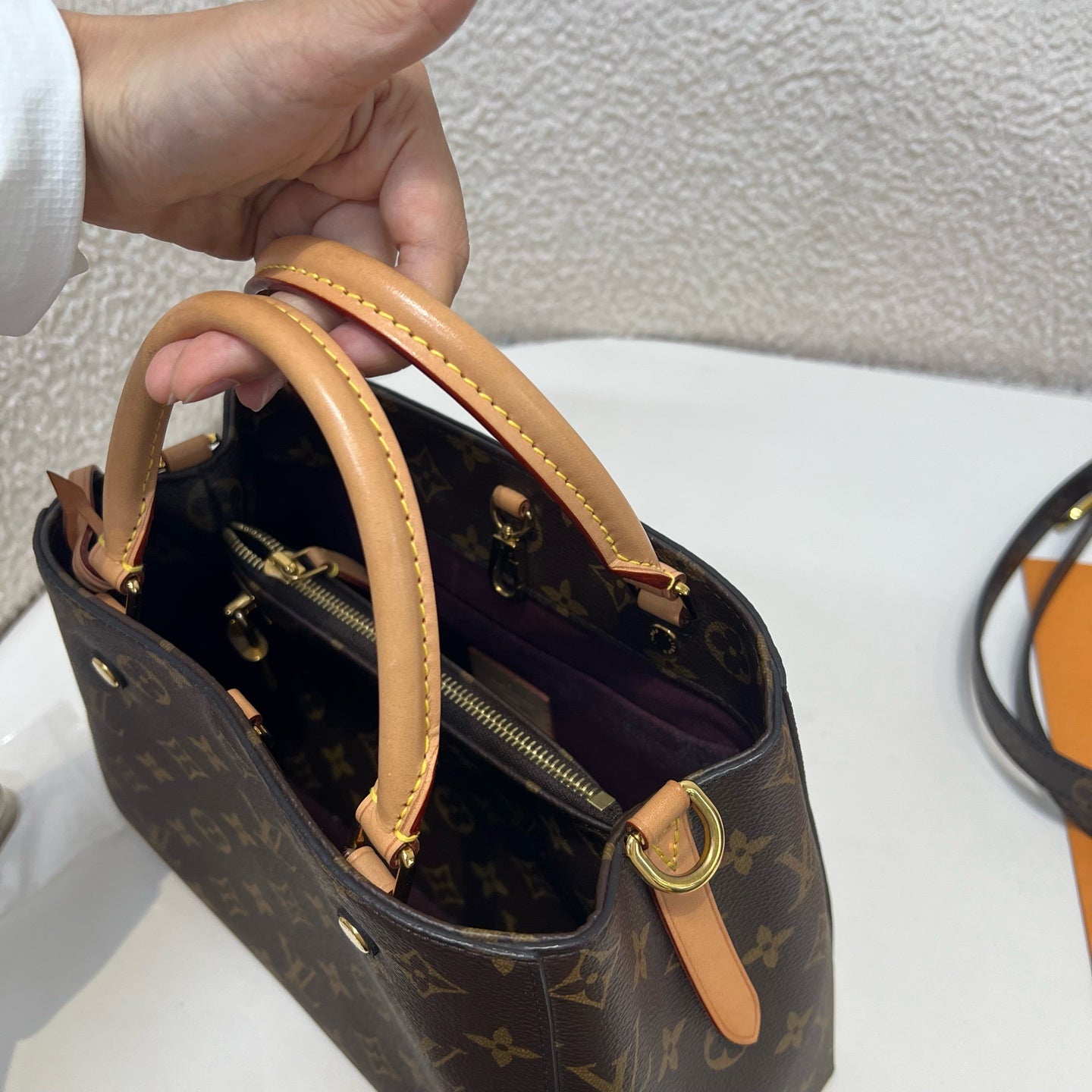 Louis Vuitton - Montaigne - Cloth - Brown - (small)