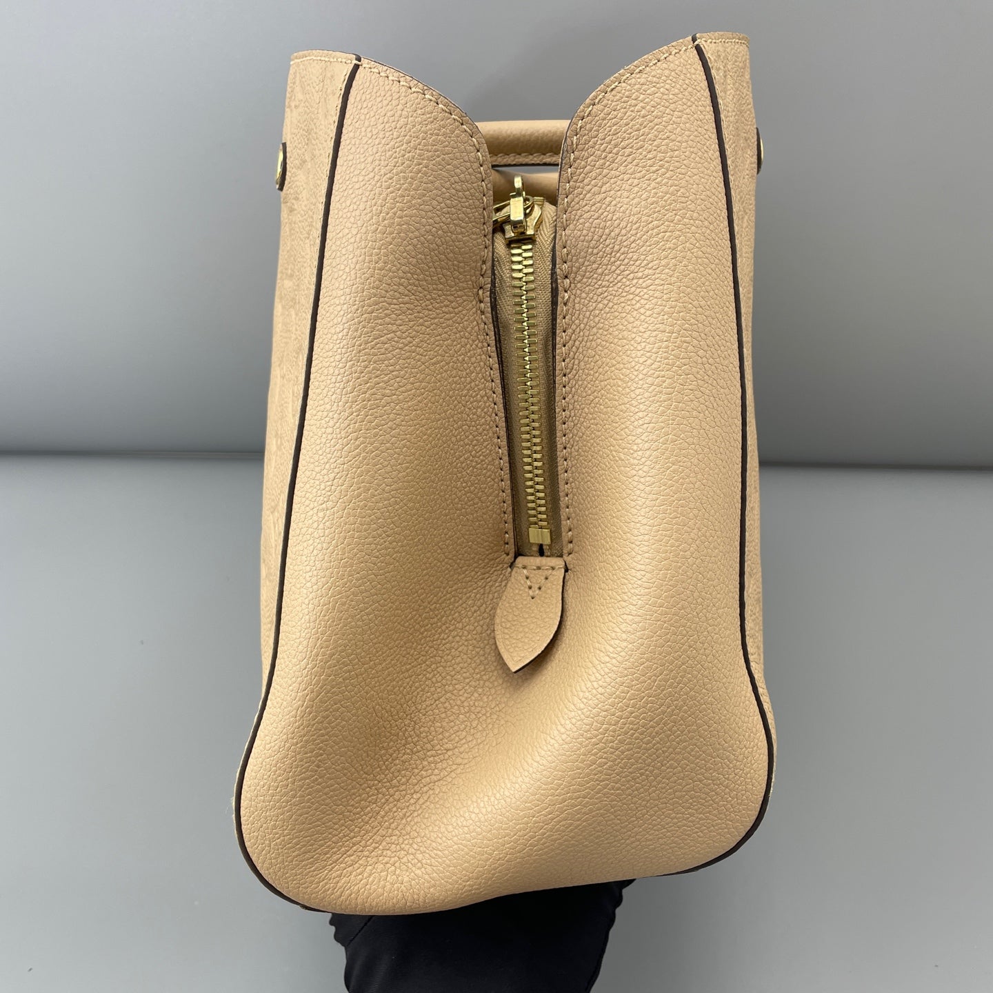 Louis Vuitton - Montaigne - Leather - Beige - (medium)