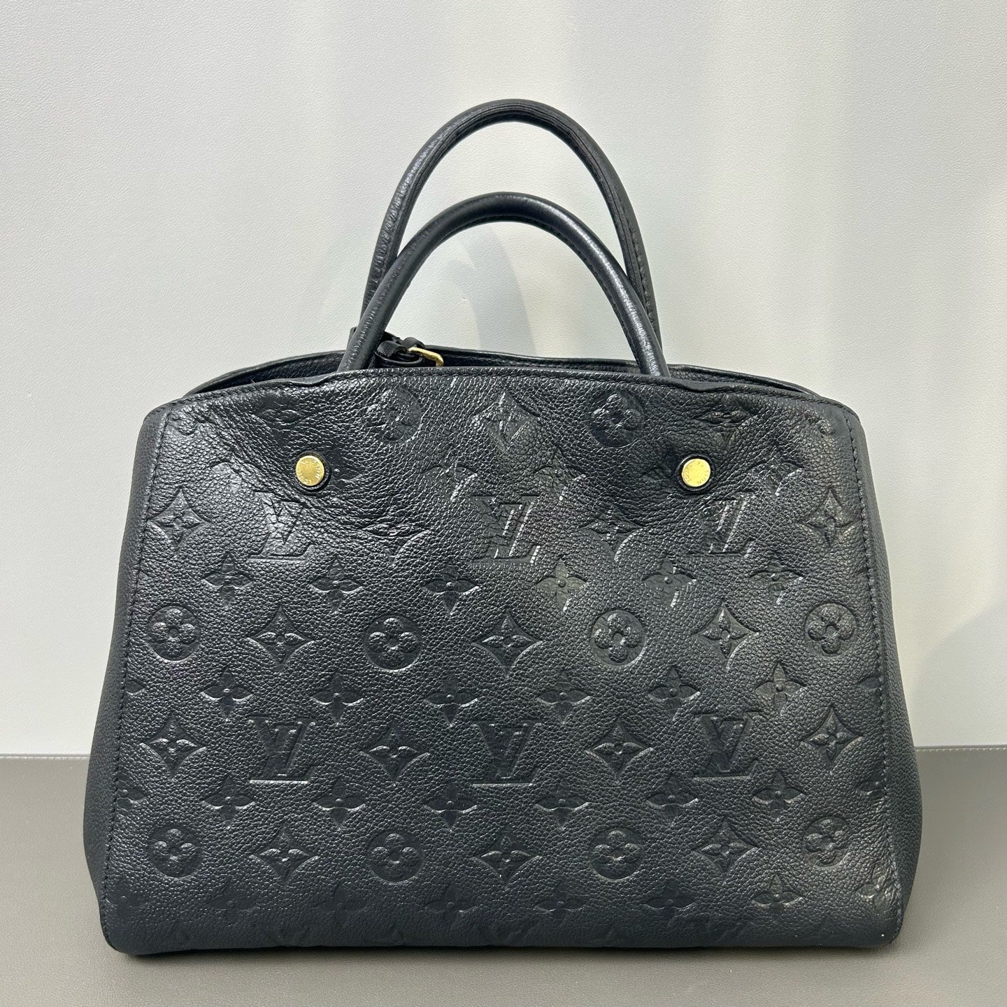 Louis Vuitton - Montaigne - Leather - Black - (medium)