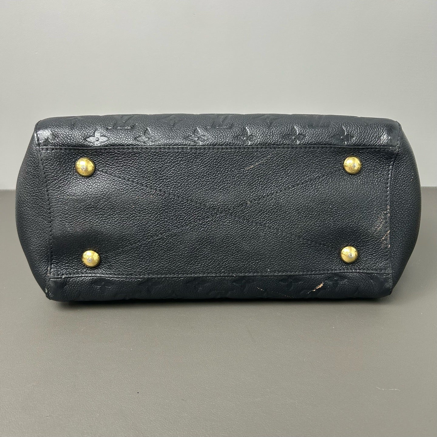 Louis Vuitton - Montaigne - Leather - Black - (medium)