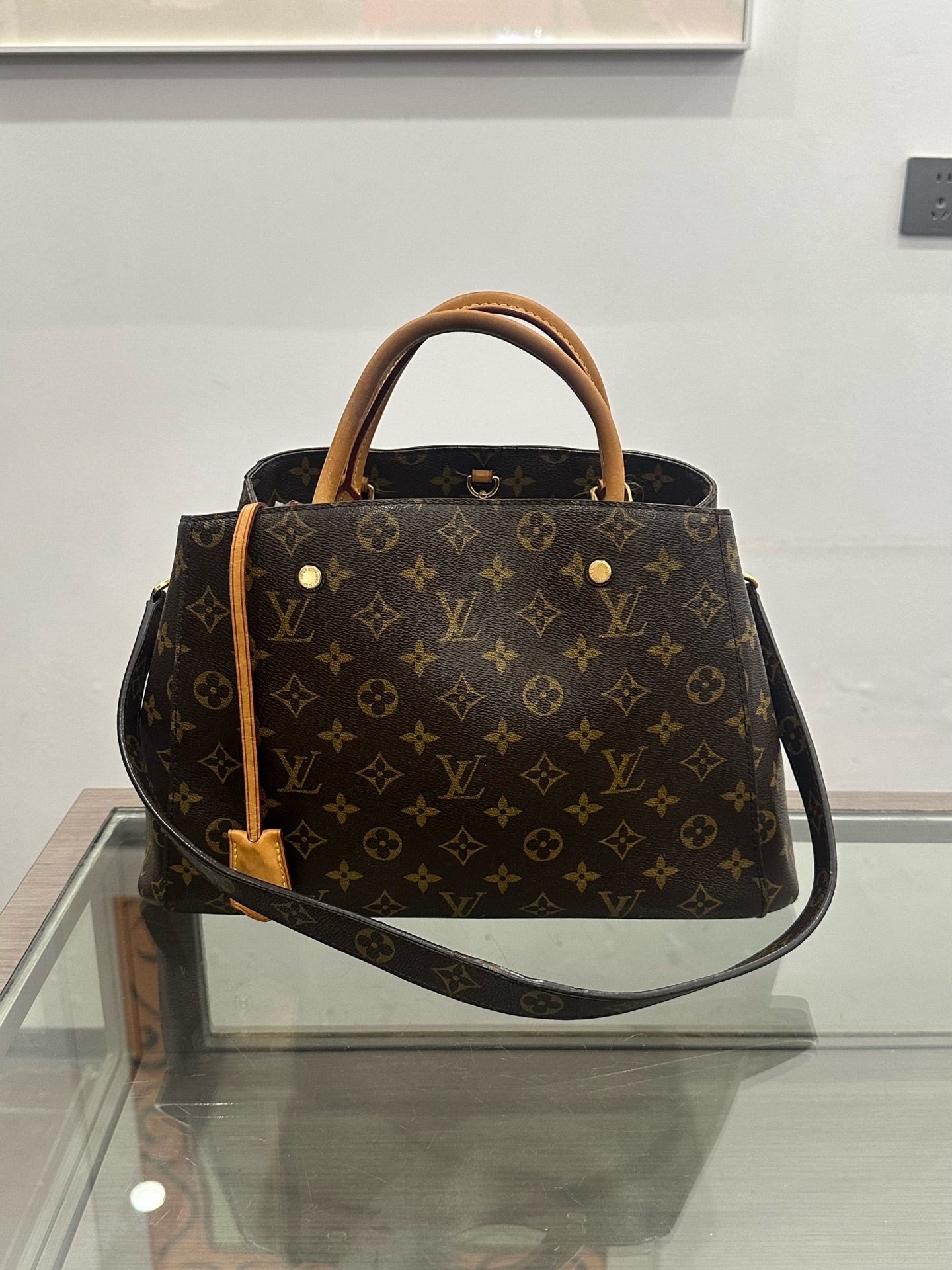 Louis Vuitton - Montaigne - Leather - Brown - (medium)