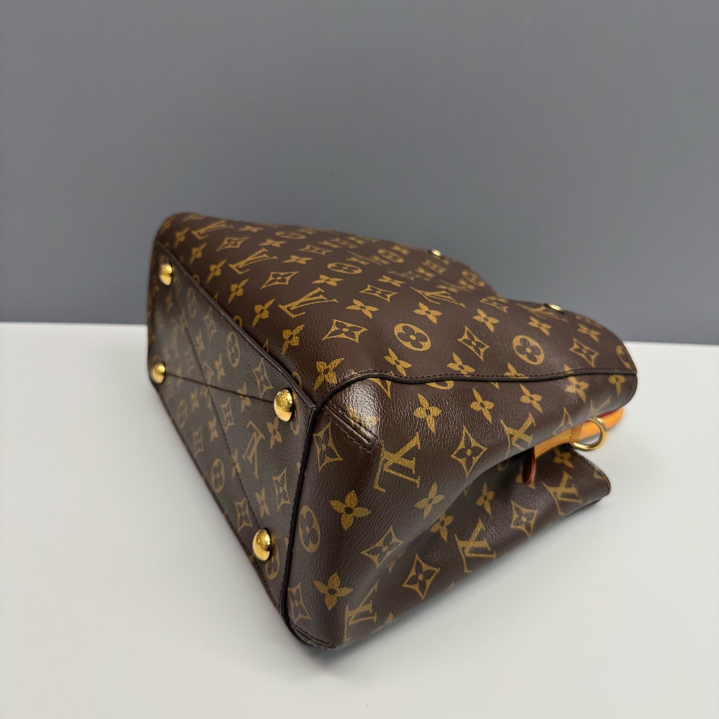 Louis Vuitton - Montaigne - Leather - Brown - (medium)