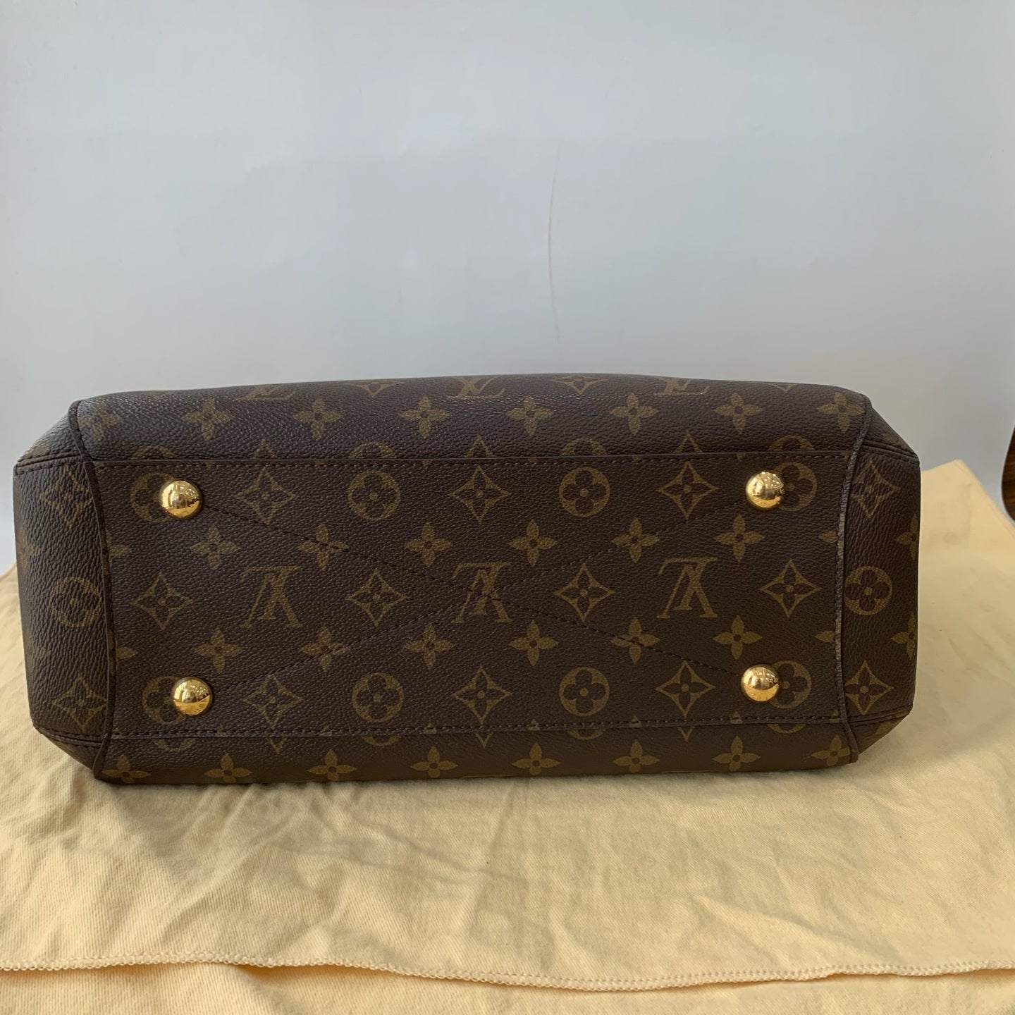 Louis Vuitton - Montaigne - Leather - Brown - (medium)