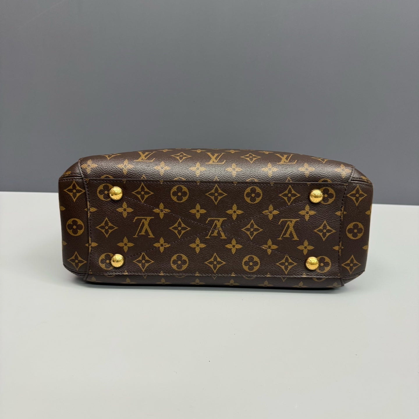 Louis Vuitton - Montaigne - Leather - Brown - (medium)
