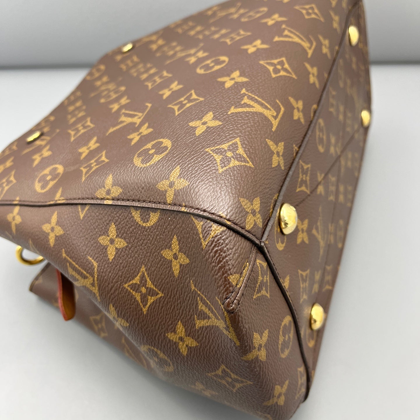 Louis Vuitton - Montaigne - Leather - Brown - (medium)
