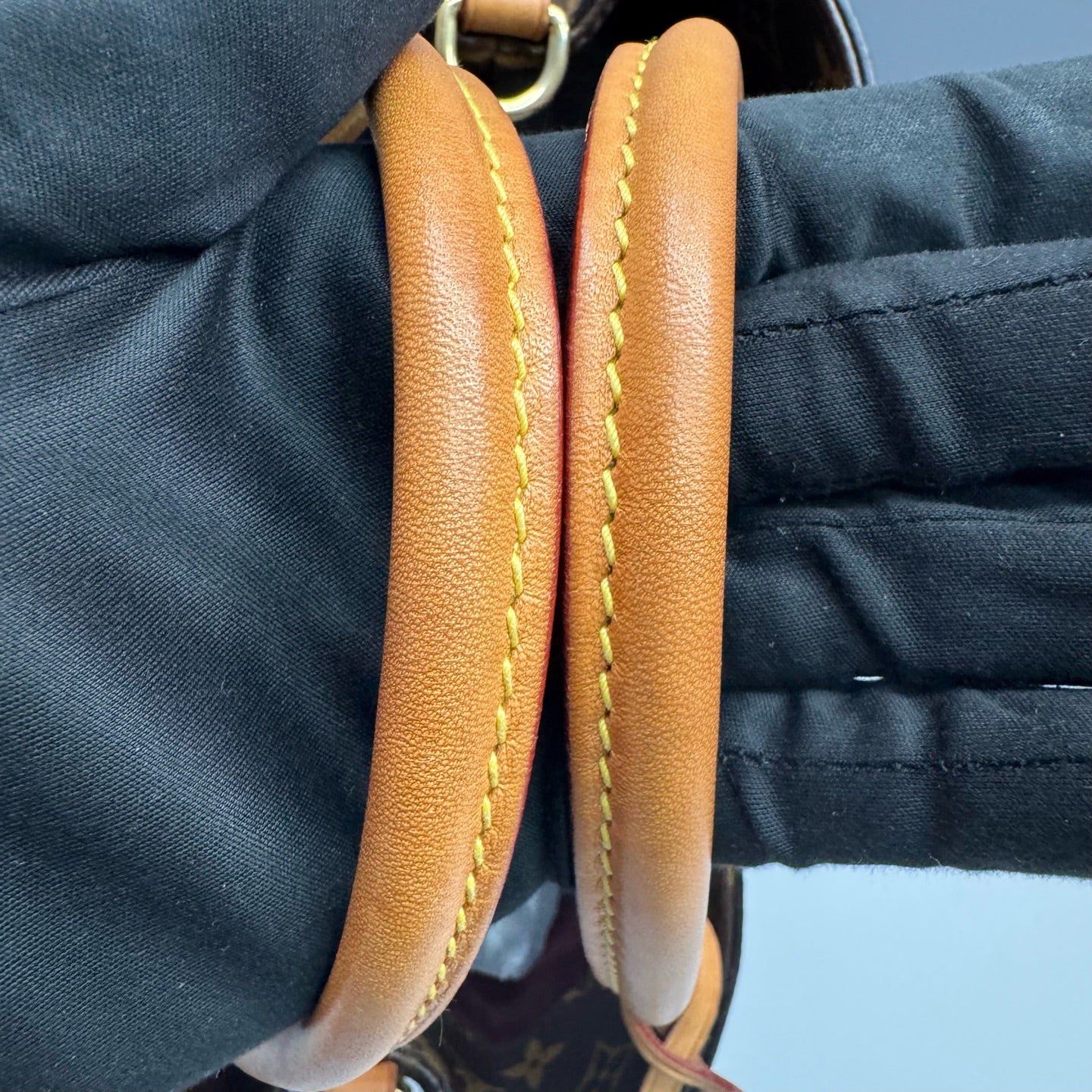 Louis Vuitton - Montaigne - Leather - Brown - (medium)