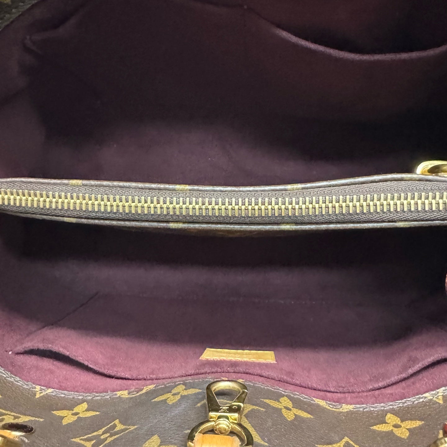 Louis Vuitton - Montaigne - Leather - Brown - (medium)